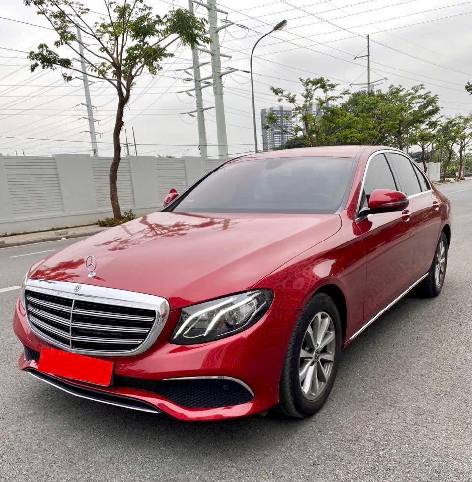 Chính chủ cần bán Mercedes E200 đăng ký 2019