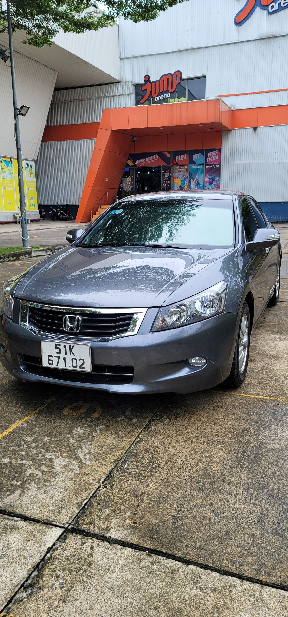 Gia đình đổi xe gầm cao nên cần bán xe Honda Accord 2.0 AT sản xuất 2010 nhập khẩu Đài Loan