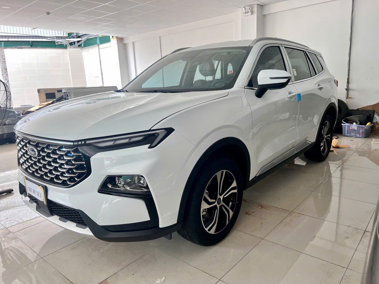 Xe ford territory trend trắng. Đăng ký tháng 8/ 2025