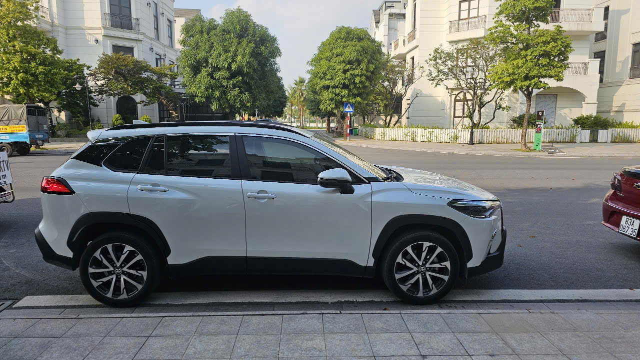 Chính chủ tại Hà Nội bán:  Toyota corolla cross 1.8V sx 2022