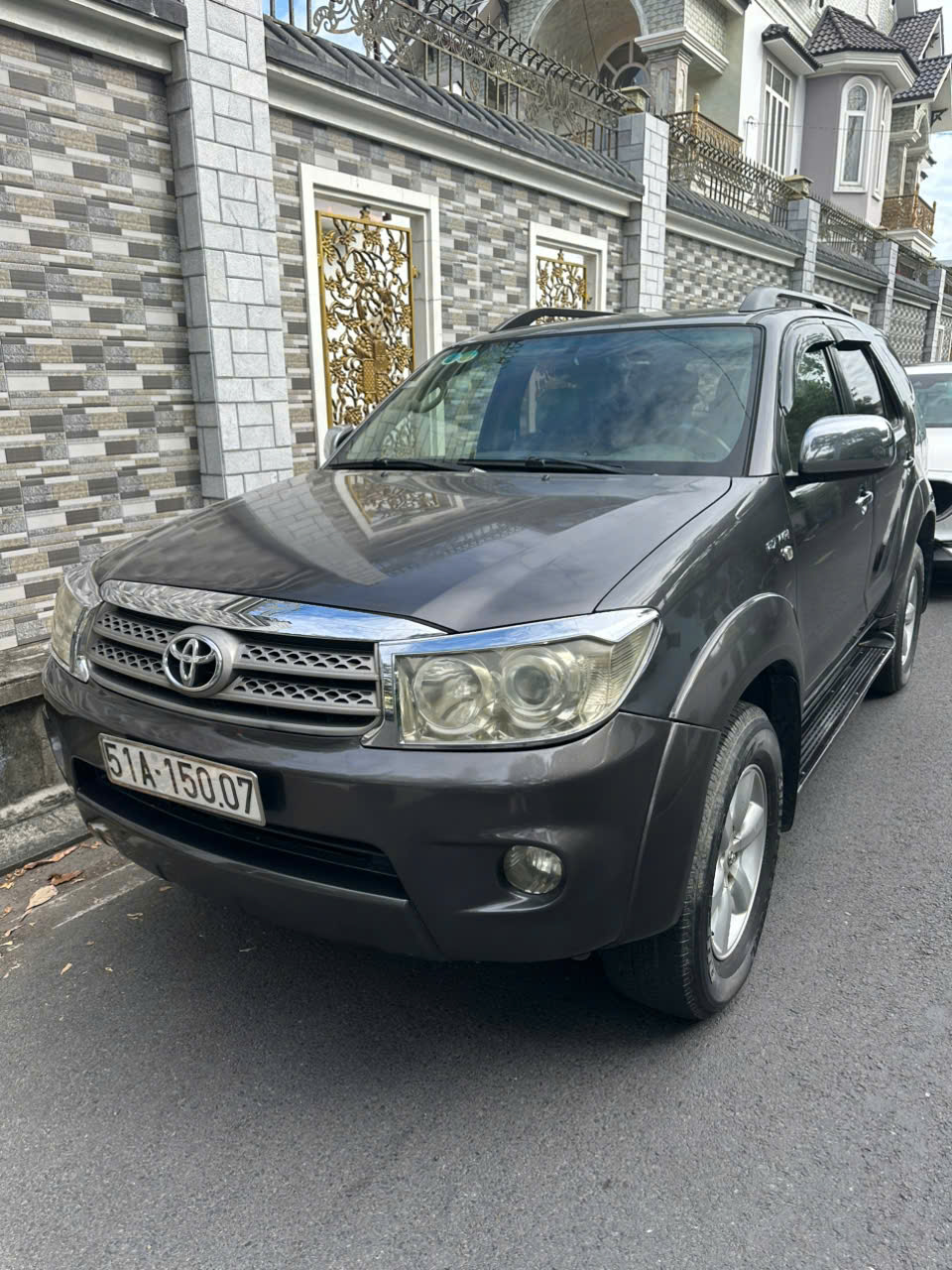 Chính chủ bán xe TOYOTA FORTUNER sản xuất năm 2011