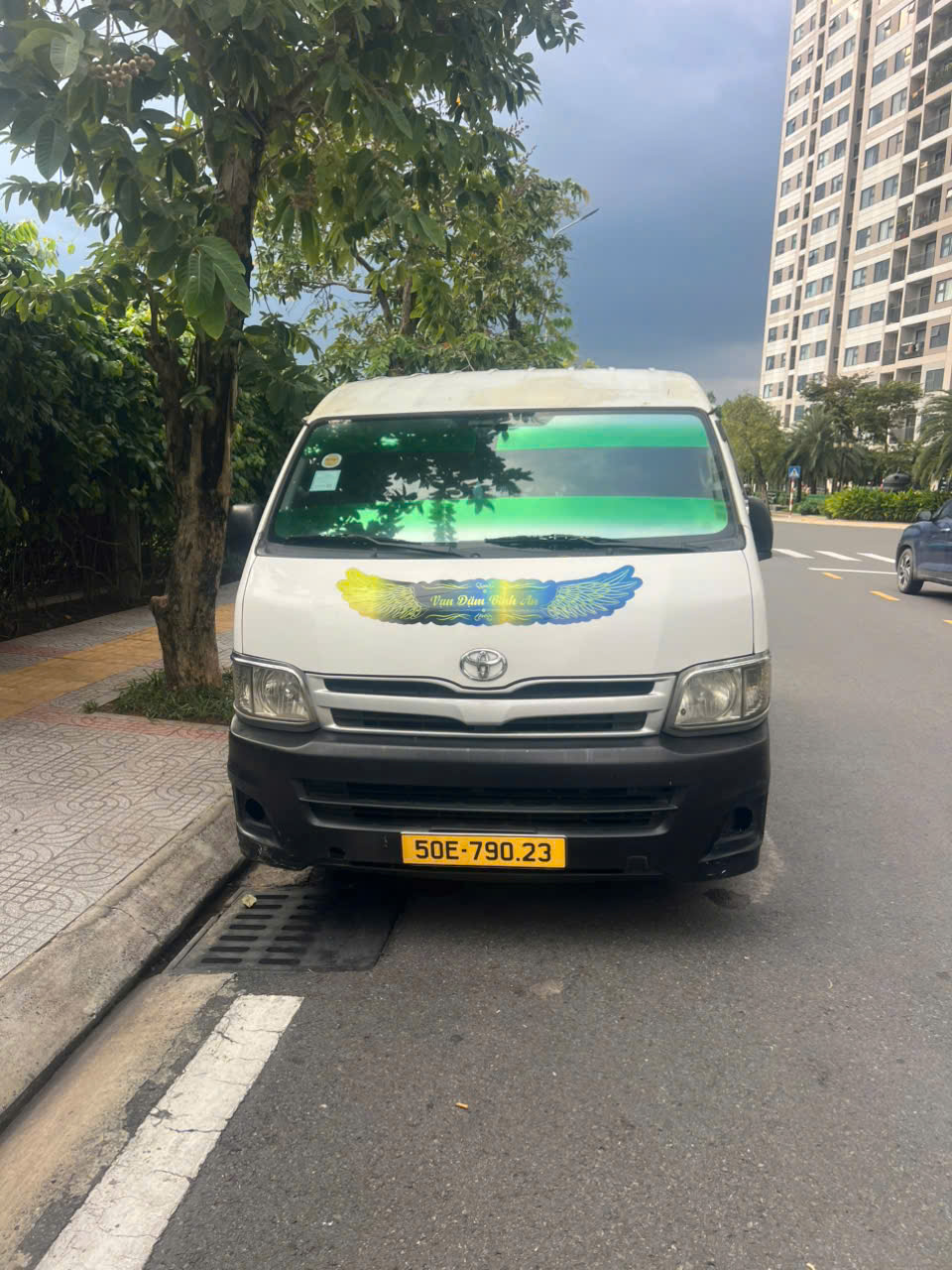 ► CHÍNH CHỦ CẦN BÁN TOYOTA HIACE 2011 – GIÁ CHỈ 198 TRIỆU