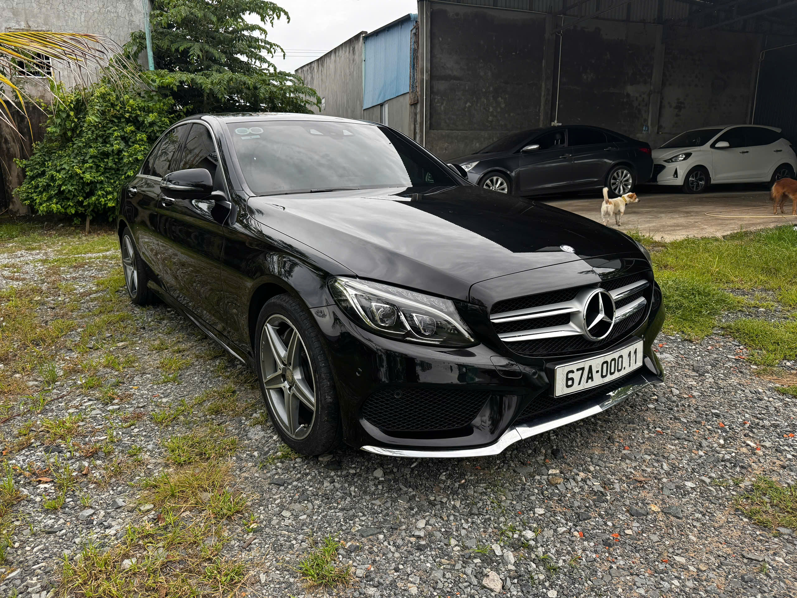 CẦN BÁN XE  MERCEDES- BENZ SẢN XUẤT NĂM 2015 TẠI VIỆT NAM
