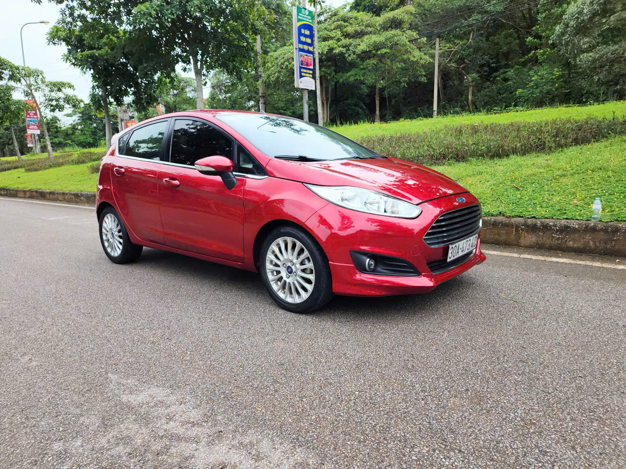 Ford Fiesta sx2014 chính chủ từ mới, máy 1.0AT  Sport, xe chạy chuẩn  6,7vkm full lịch sử hãng .