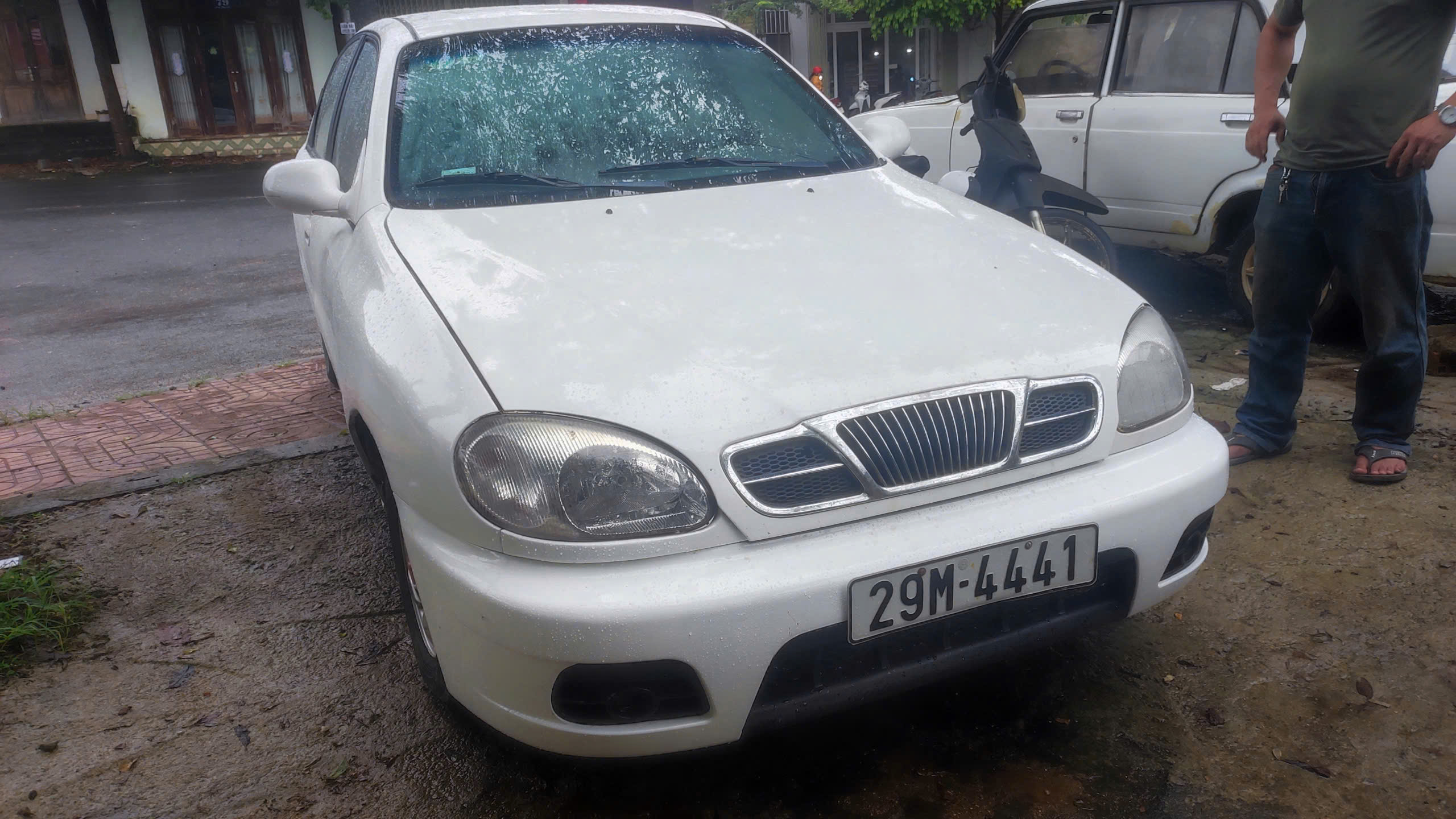 CẦN BÁN XE DAEWOO LANOS SẢN SUẤT NĂM 2000