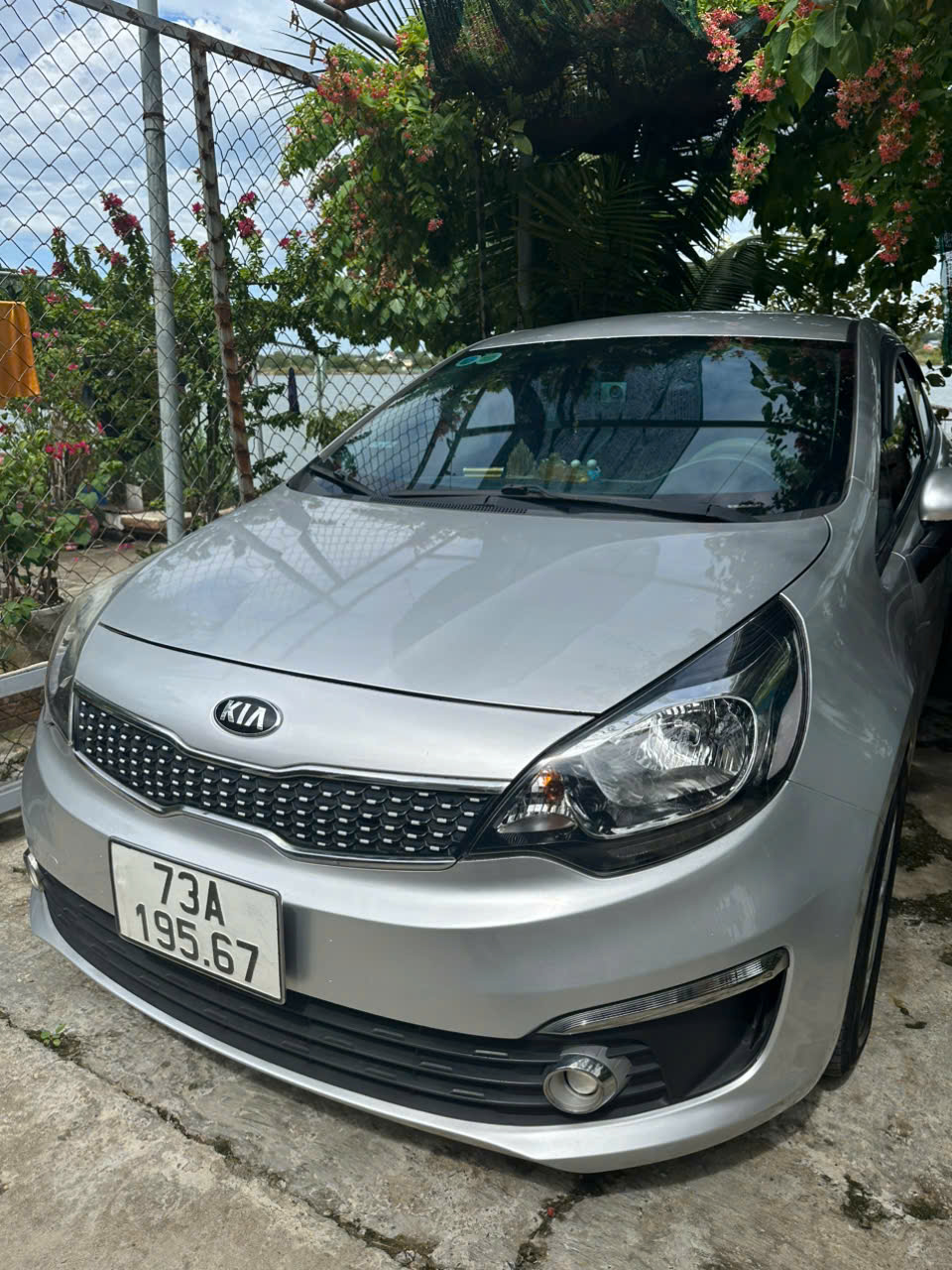 CẦN BÁN XE Ô TÔ KIA RIO – SỐ SÀN, ĐỜI 2015