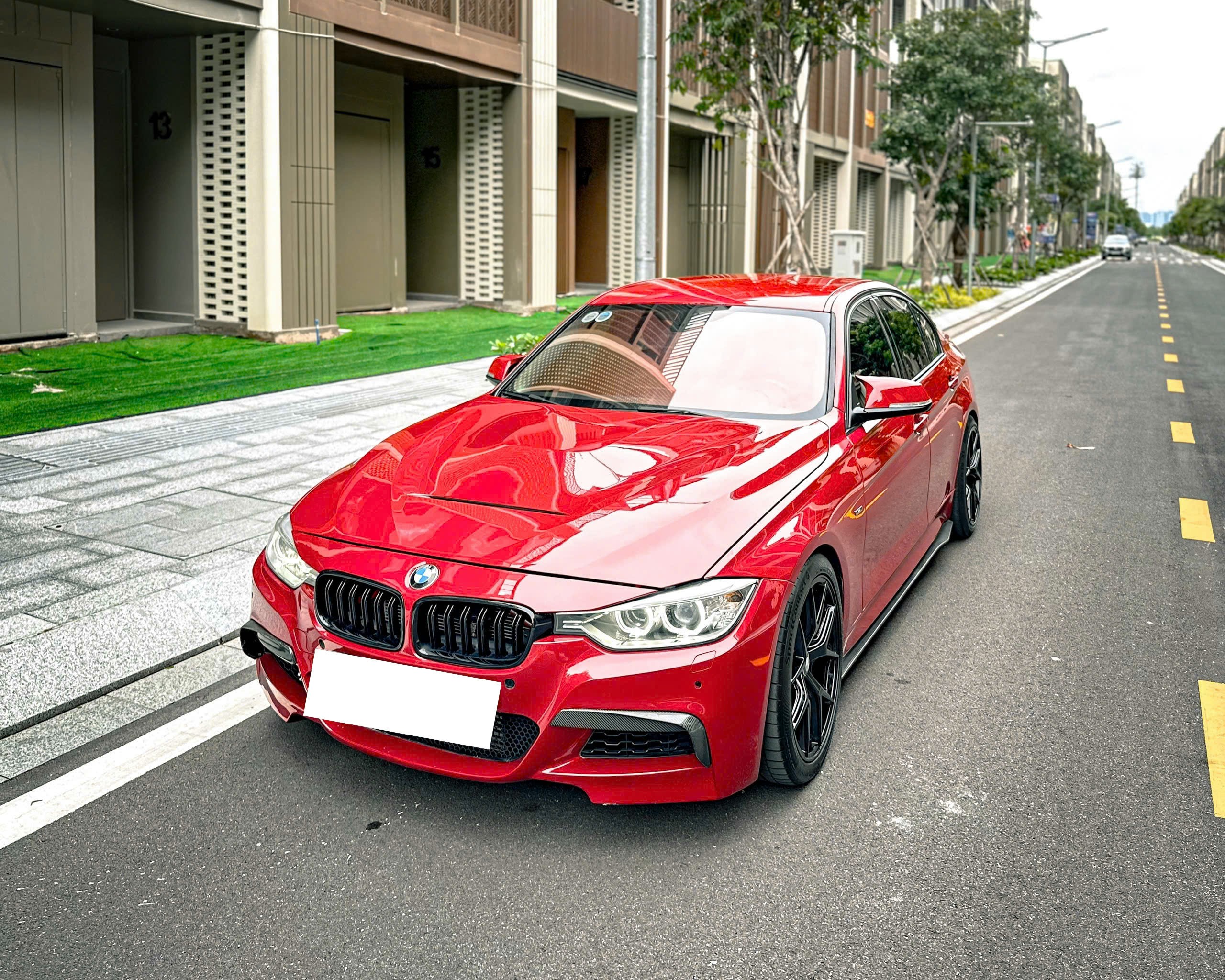 * ♦ BMW 320i • F30 • Sportline • Bản Sportline • Xin nhắc lại bản Sportline ♦