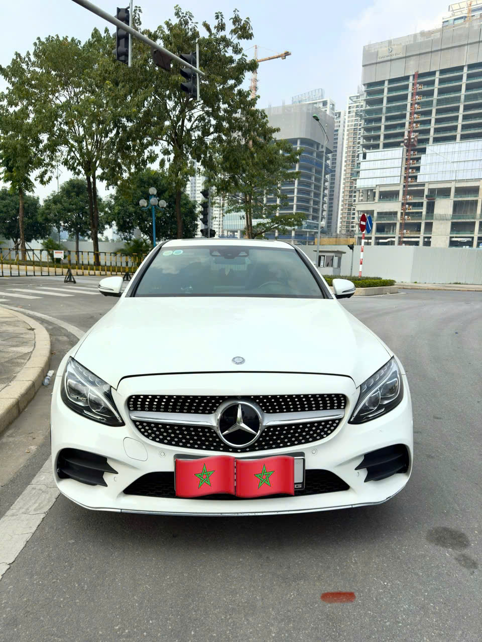 CHÍNH CHỦ CẦN BÁN XE MEC AMG C300 SẢN XUẤT NĂM 2016