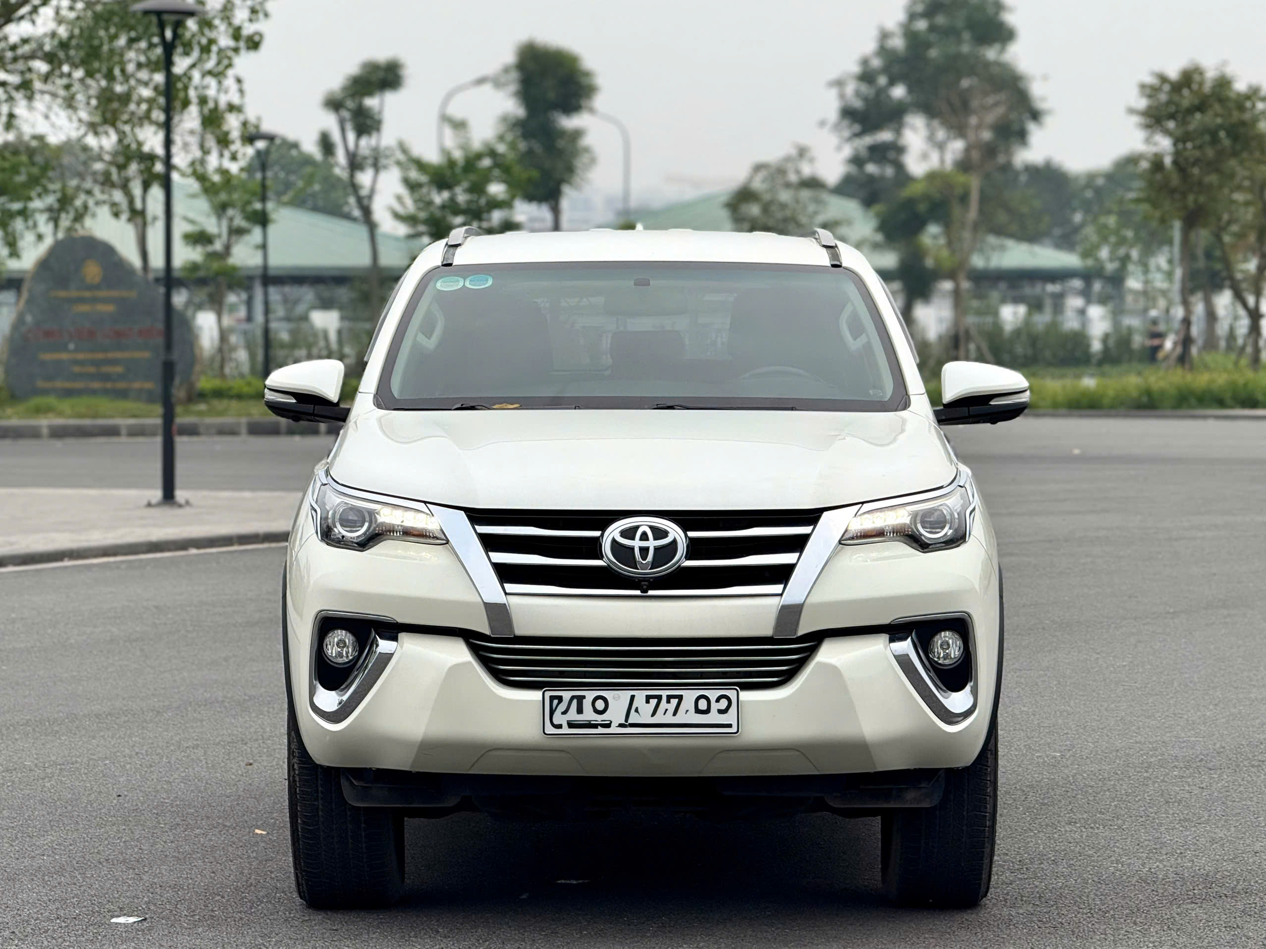 Toyota Fortuner 2.7V 4x4 AT  2017 ( 2 Cầu)