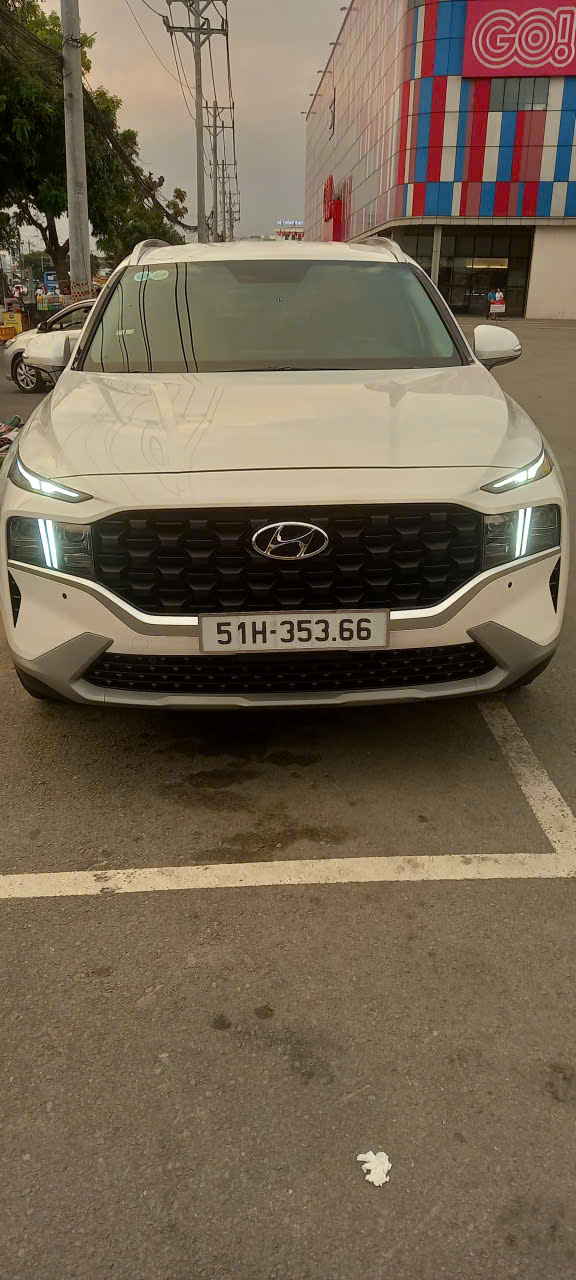 ► Cần bán xe huynhdai santafe, đời cuối 2023