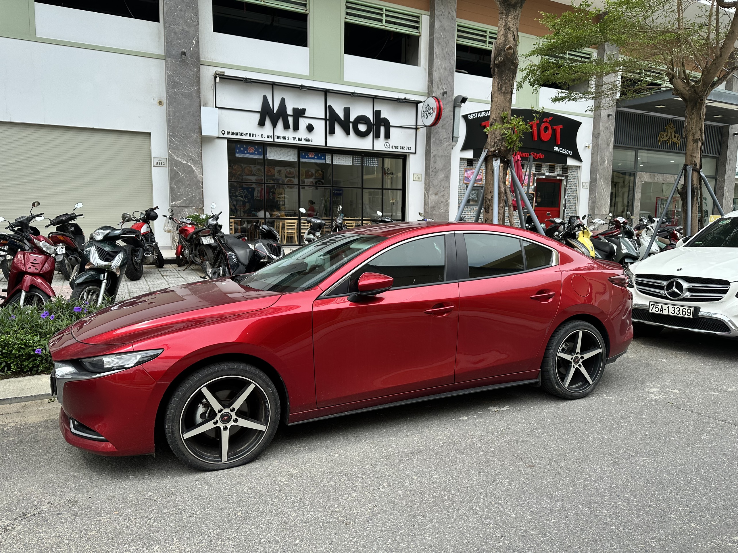 Chính Chủ Bán Xe Mazda 3 màu đỏ gia đình sử dụng, còn rất mới .Nội/Ngoại thất đẹp, sang trọng tại Võ Văn Kiệt, phường An Hải Đông, Đà Nẵng