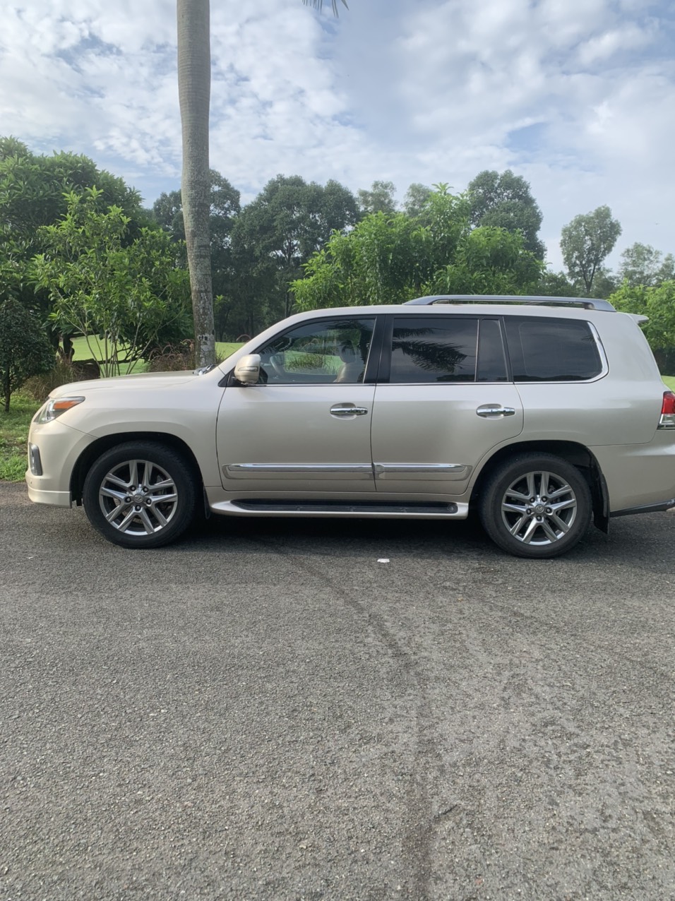 Bán Lexus LX570 năm 2015 full option xe nhập chính hãng