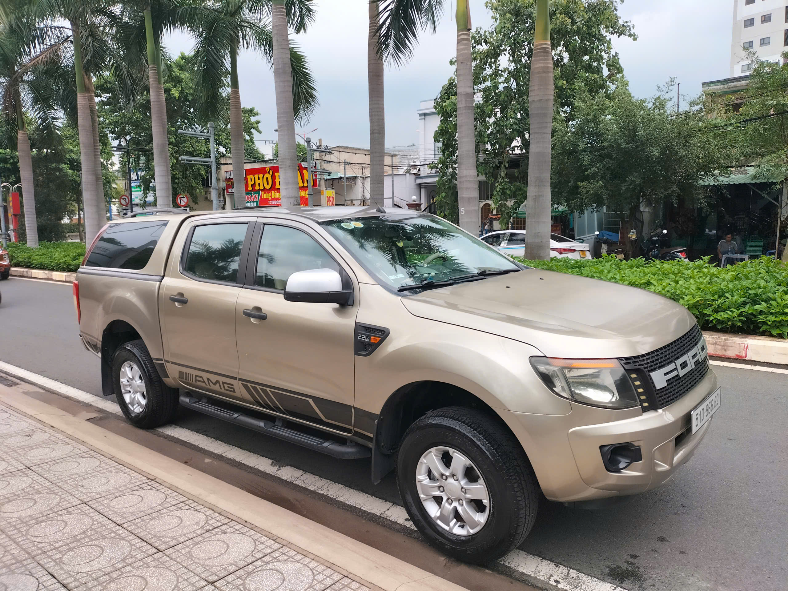 Chính chủ bán xe Ford ranger XLS 2.2 MT 2014 máy dầu.