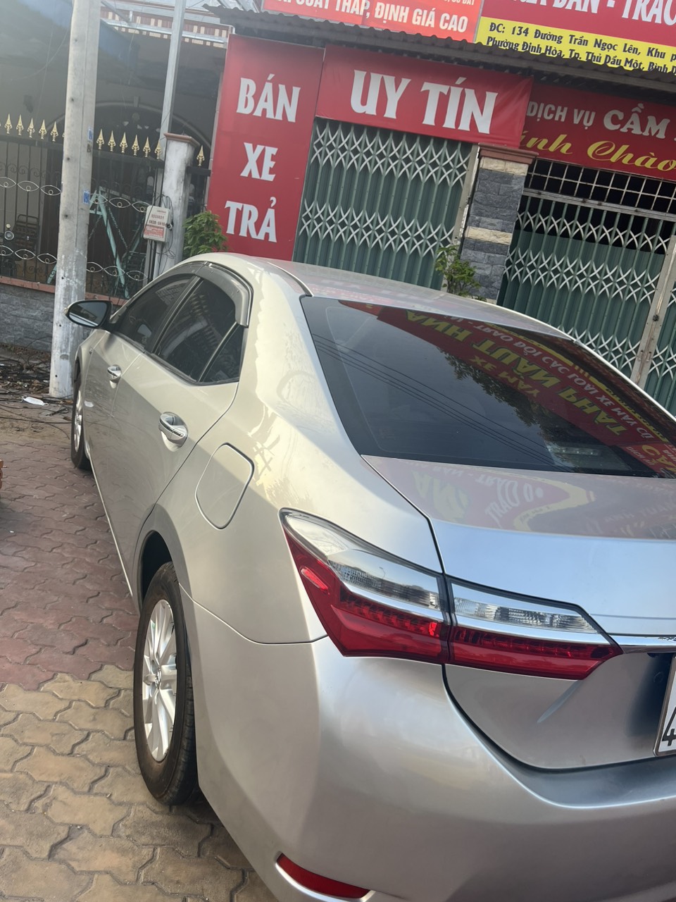 Cần bán nhanh Toyota Corolla Altis 2018 bản 1.8E số tự động