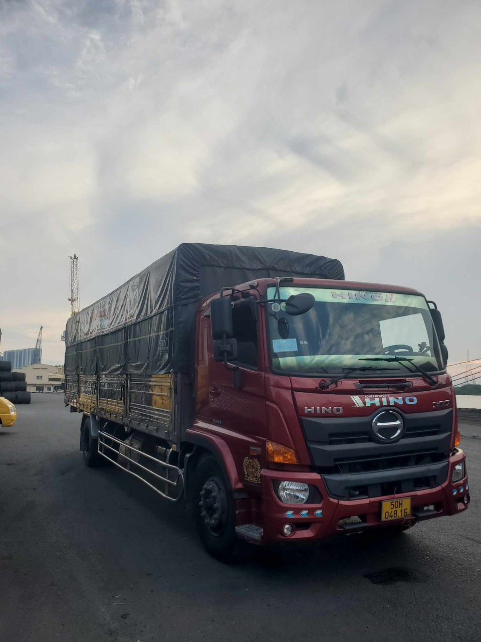 Chính chủ bán xe tải HINO sản xuất năm 2020 thùng inox 8,9m