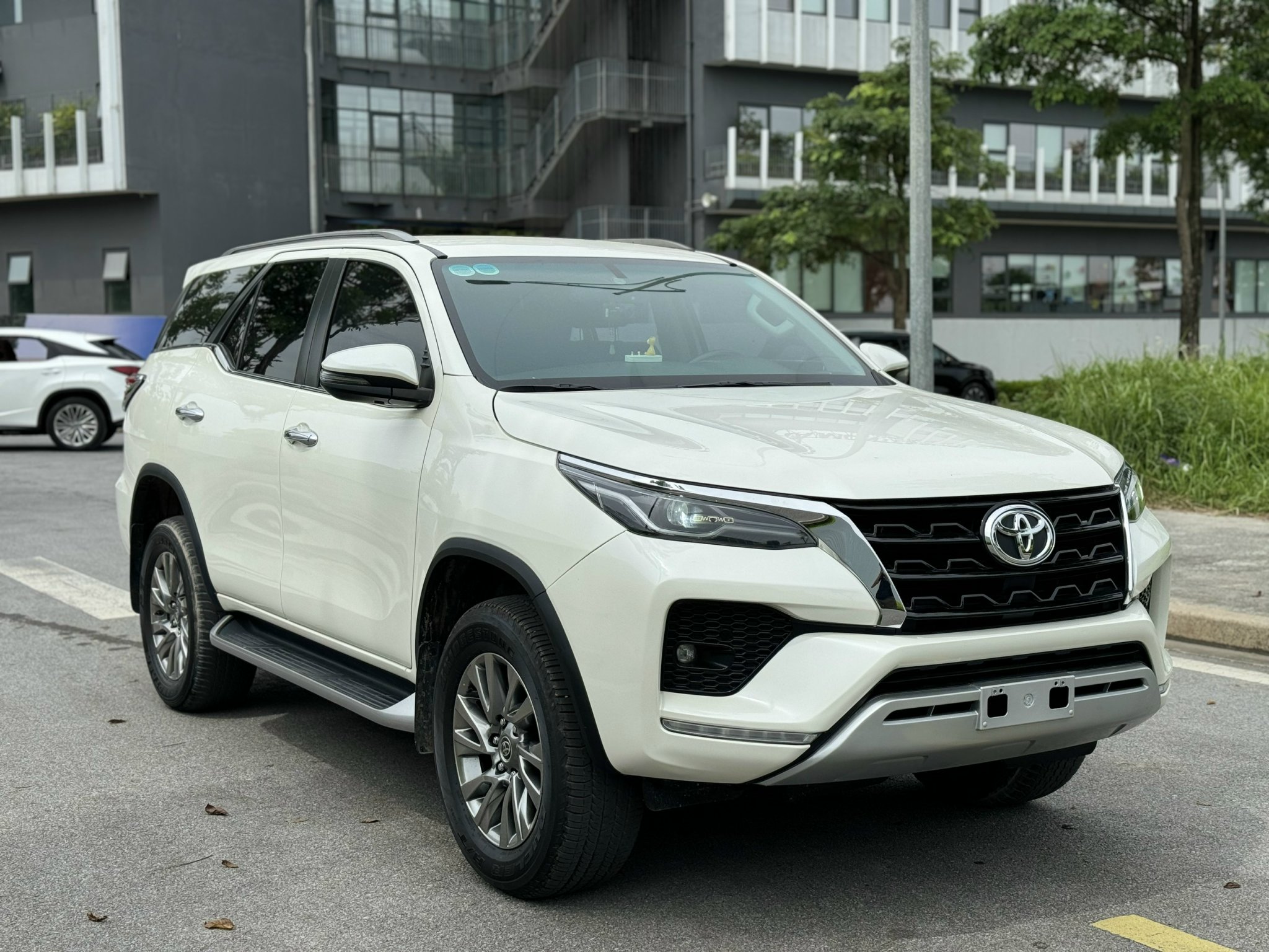 BÁN XE Fortuner 2021 máy xăng 2 cầu. - 990tr