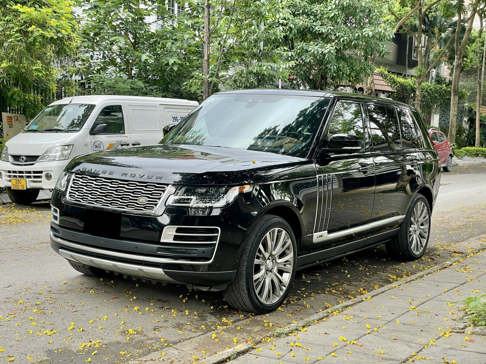 CẦN BÁN XE  LANDROVER RANGEROVER SV AUTOBIO LWB 5.0 SẢN XUẤT NĂM 2019( DUY NHẤT TRÊN THỊ TRƯỜNG)