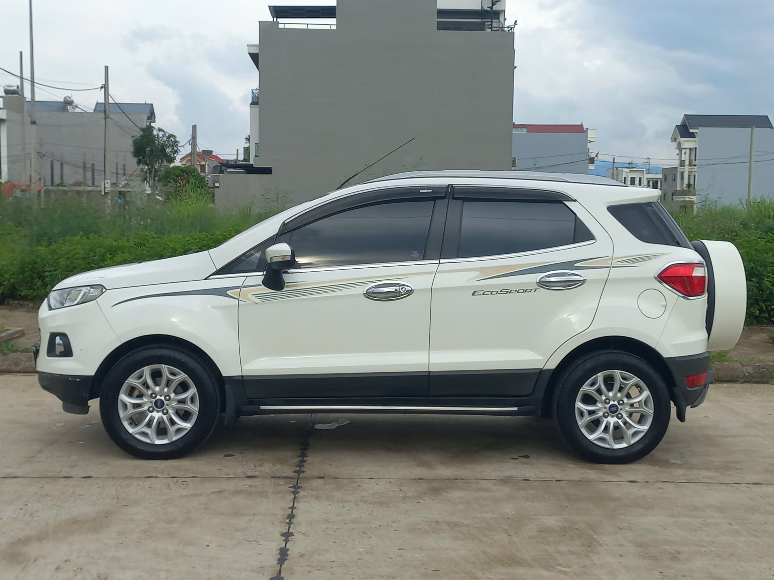 FORD ECOSPORT TITANIUM 1.5 AT – SẢN XUẤT 2017