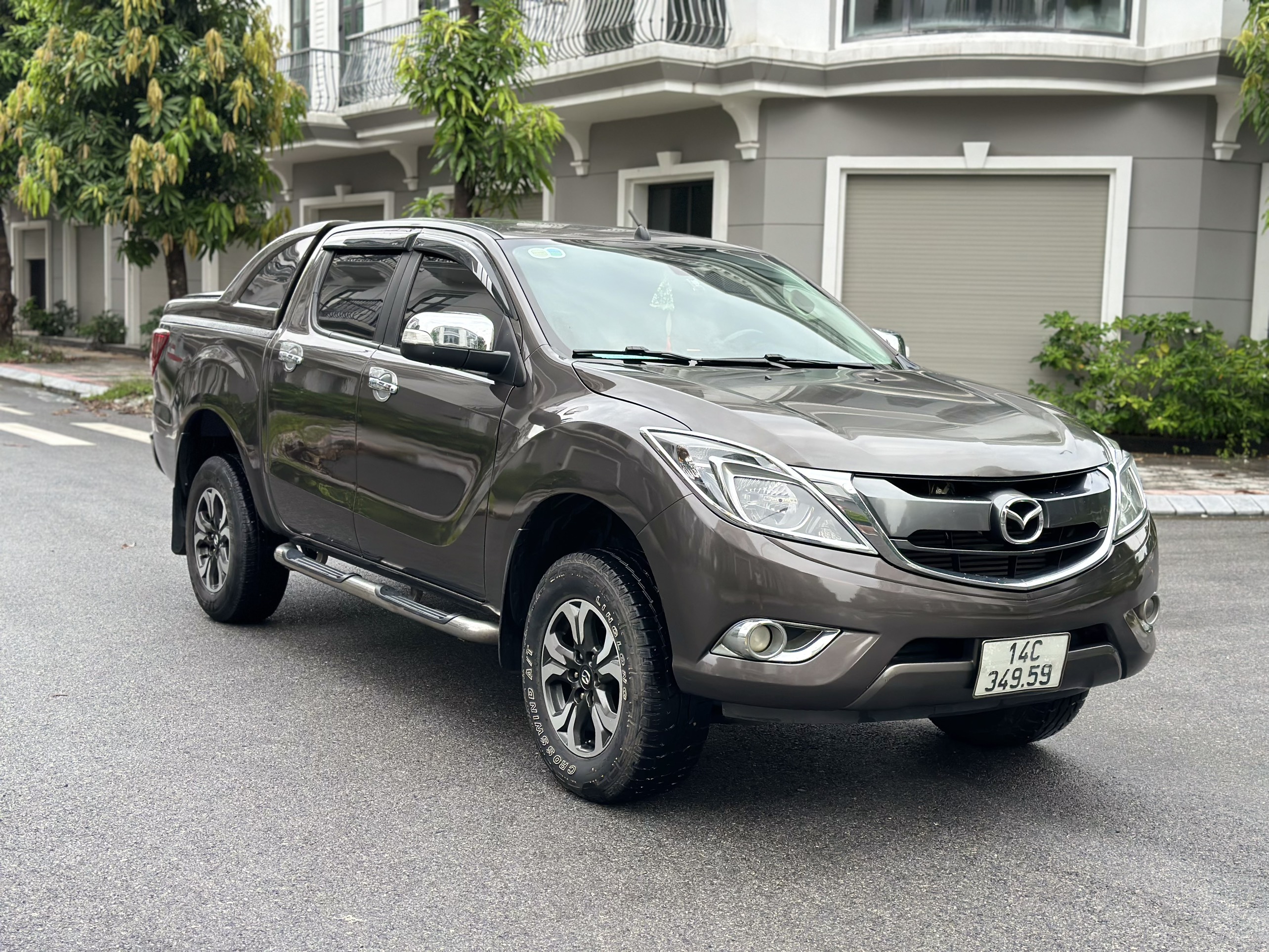 BÁN XE  Mazda BT 50 số tự động 1 cầu  Sản xuất 2017. Máy dầu 2.2