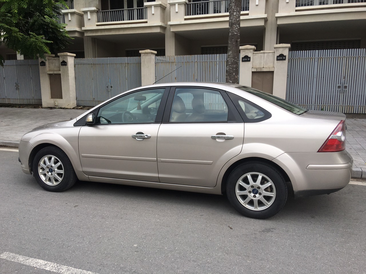 Bán Ford focus 2008, biển Hà nội, số sàn, 14Vạn km,