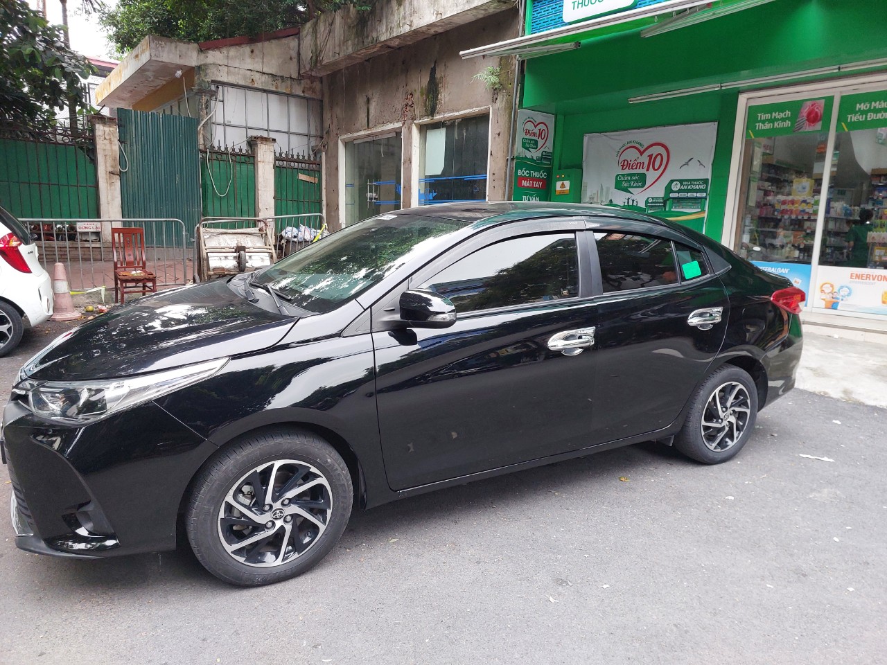 - Chính chủ Cần bán Xe Vios bản E tự động