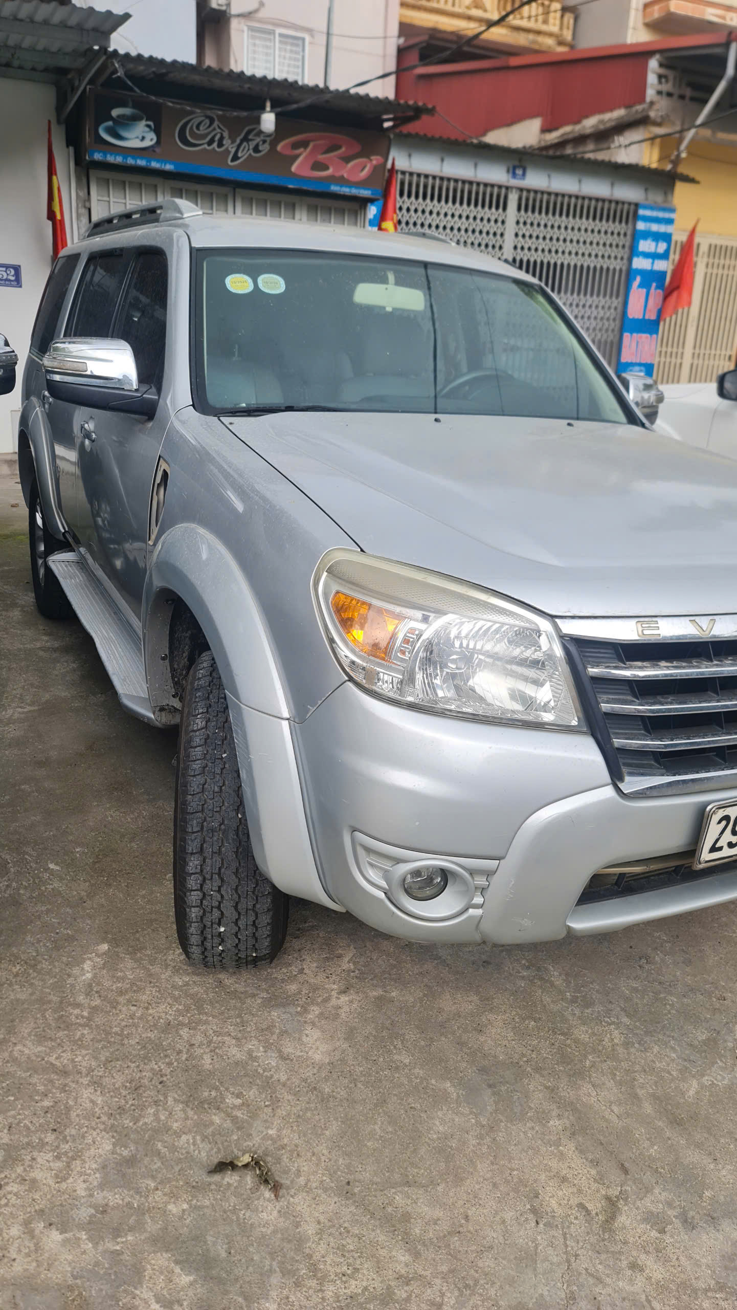 CẦN BÁN XE FORD EVERET  SẢN XUẤT NĂM 2011