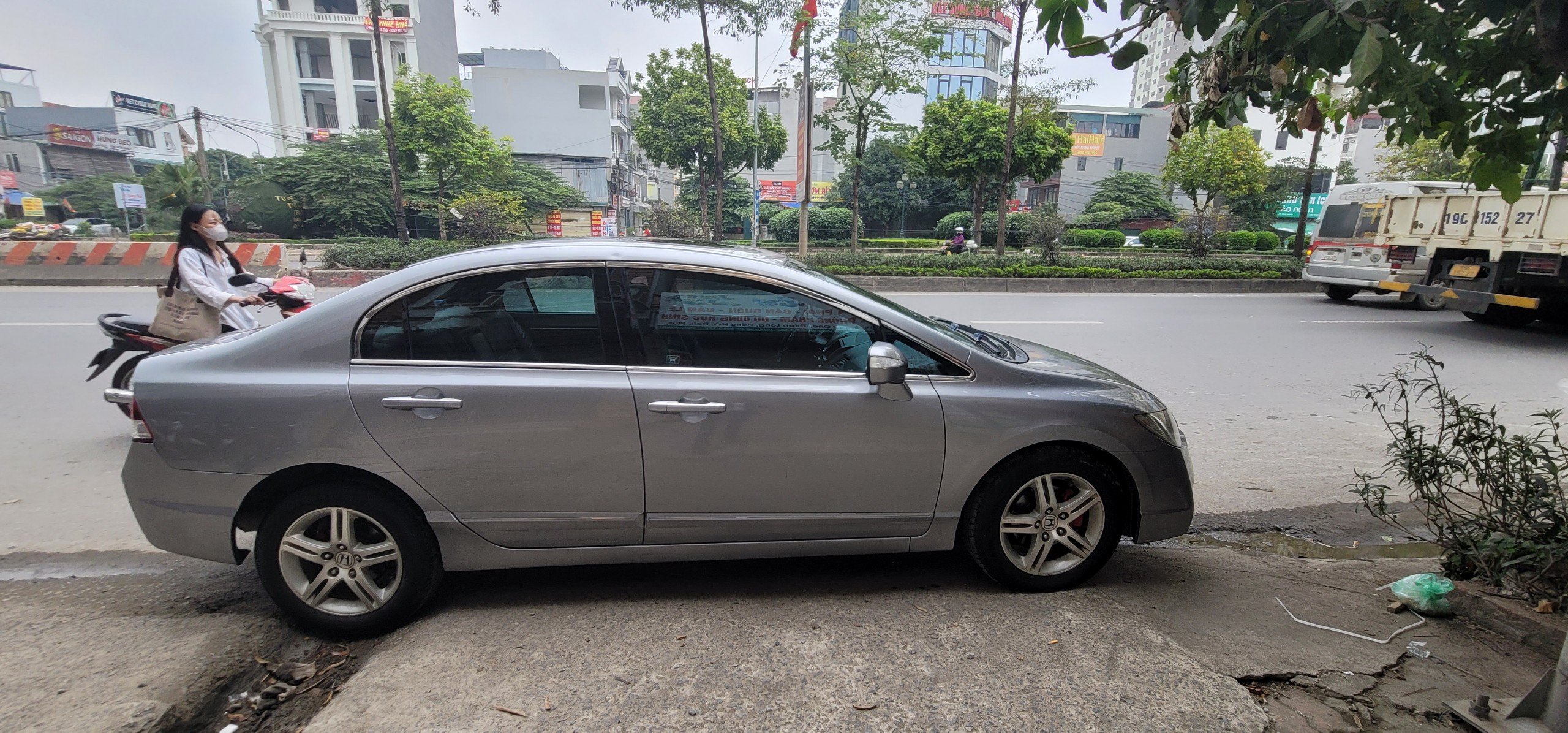 CHÍNH CHỦ CẦN BÁN XE CIVIC SẢN XUẤT NĂM 2009 BẢN 2.0 AT