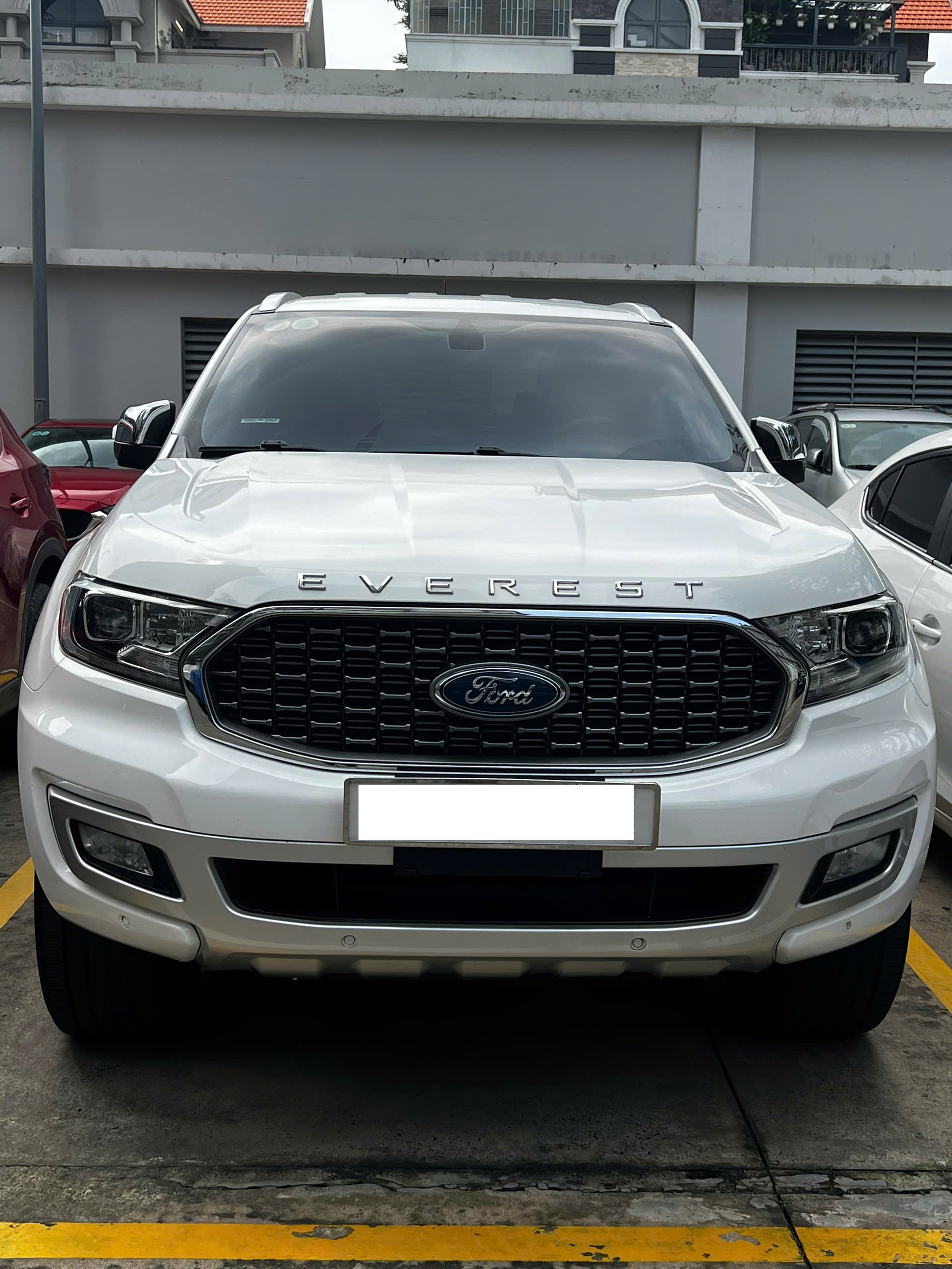 ►  CẦN BÁN GẤP FORD EVEREST TITANIUM 2.0 MÁY DẦU – SỐ TỰ ĐỘNG – MÀU TRẮNG – ĐỜI 2020