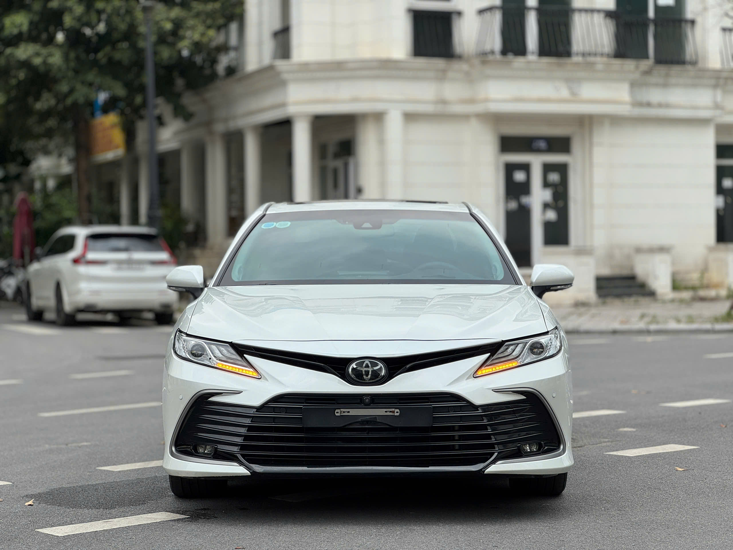 ✅ Đẹp xuất sắc Camry 2.5Q/SX 2022, đăng ký 2023, 1 chủ sd, xuất hóa đơn 500 triệu.