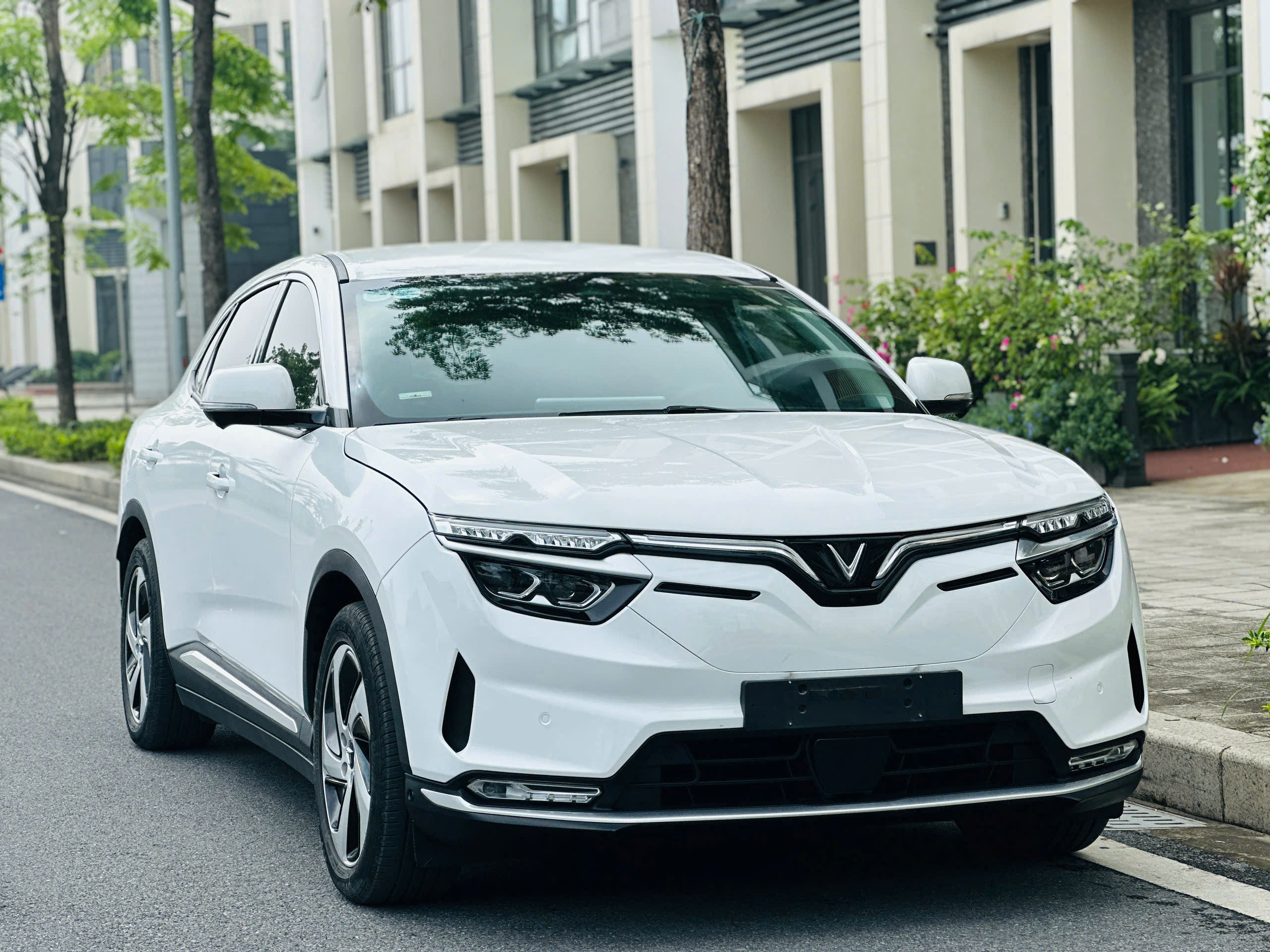 VF8 Eco 2022 Mua đứt pin SDI chạy 25.000km