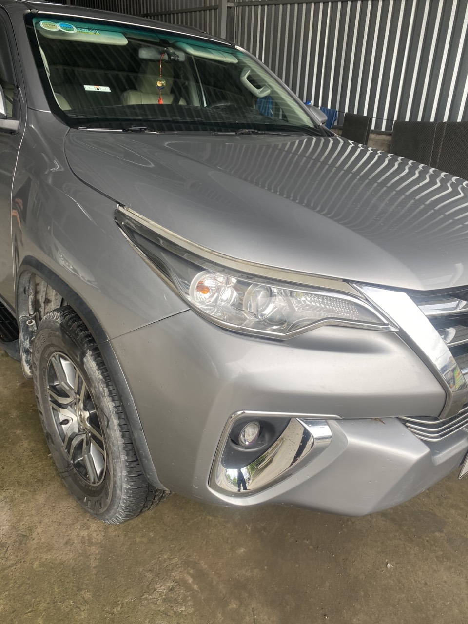 Fortuner mẫu mới đăng ký lần đầu tháng 2/2017 năm sản xuất 2016 màu bạc, số sàn máy dầu!