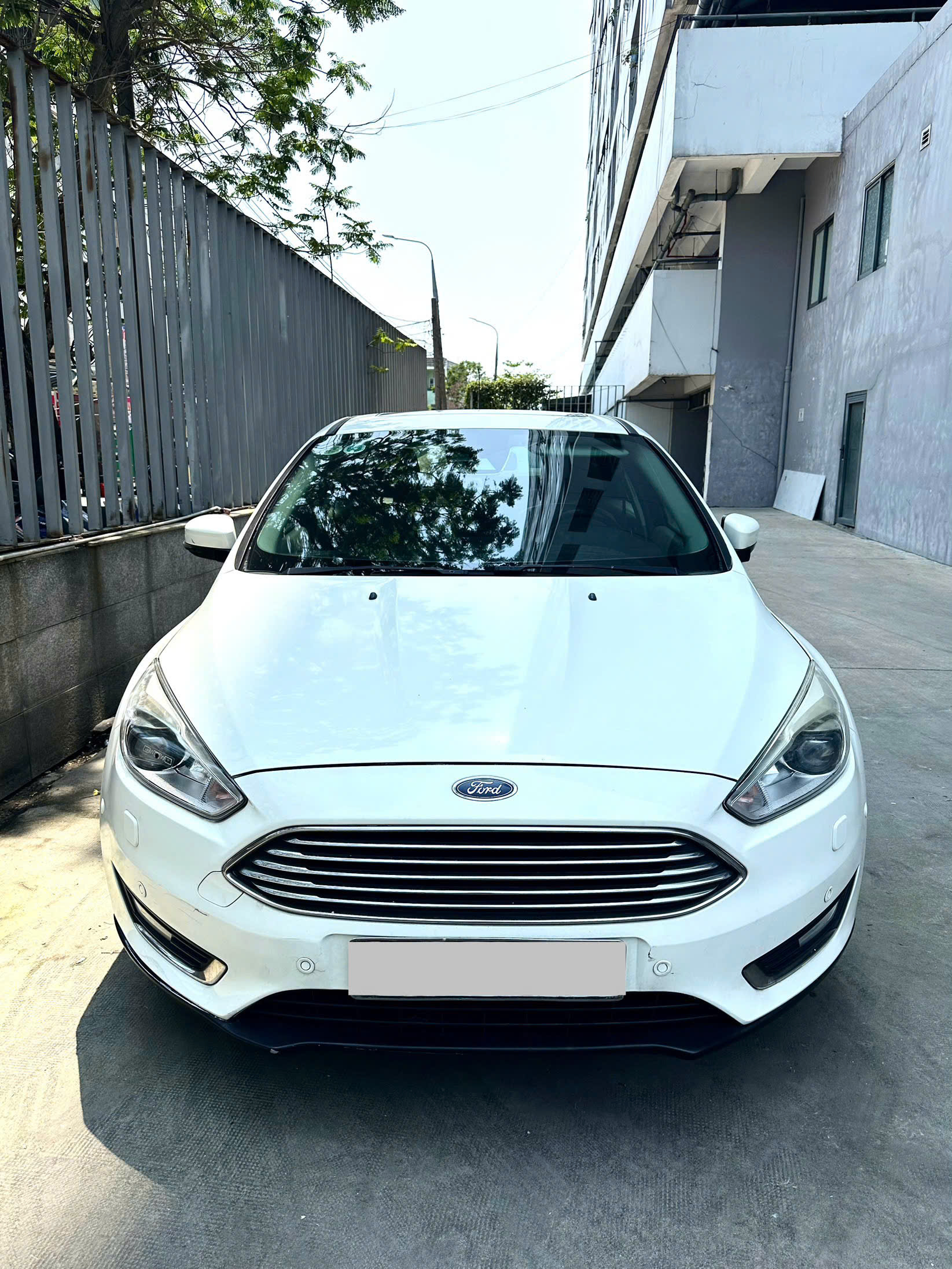 Xe Ford focus titanium đời 2016 nhập khẩu nguyên chiếc