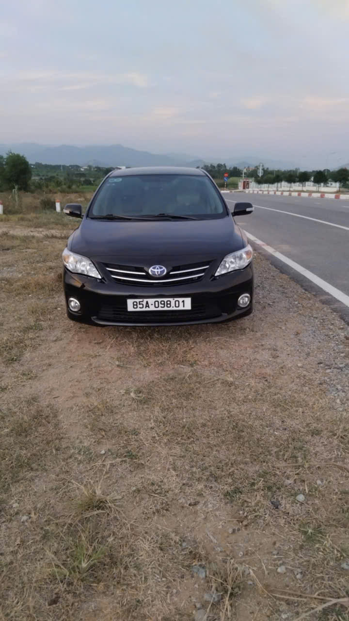 CẦN BÁN XE TOYOTA COROLLA ALTIS 2014 - GIÁ 330 TRIỆU