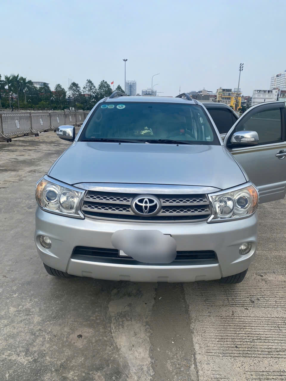 CHÍNH CHỦ CẦN  BÁN XE TOYOTA 2010