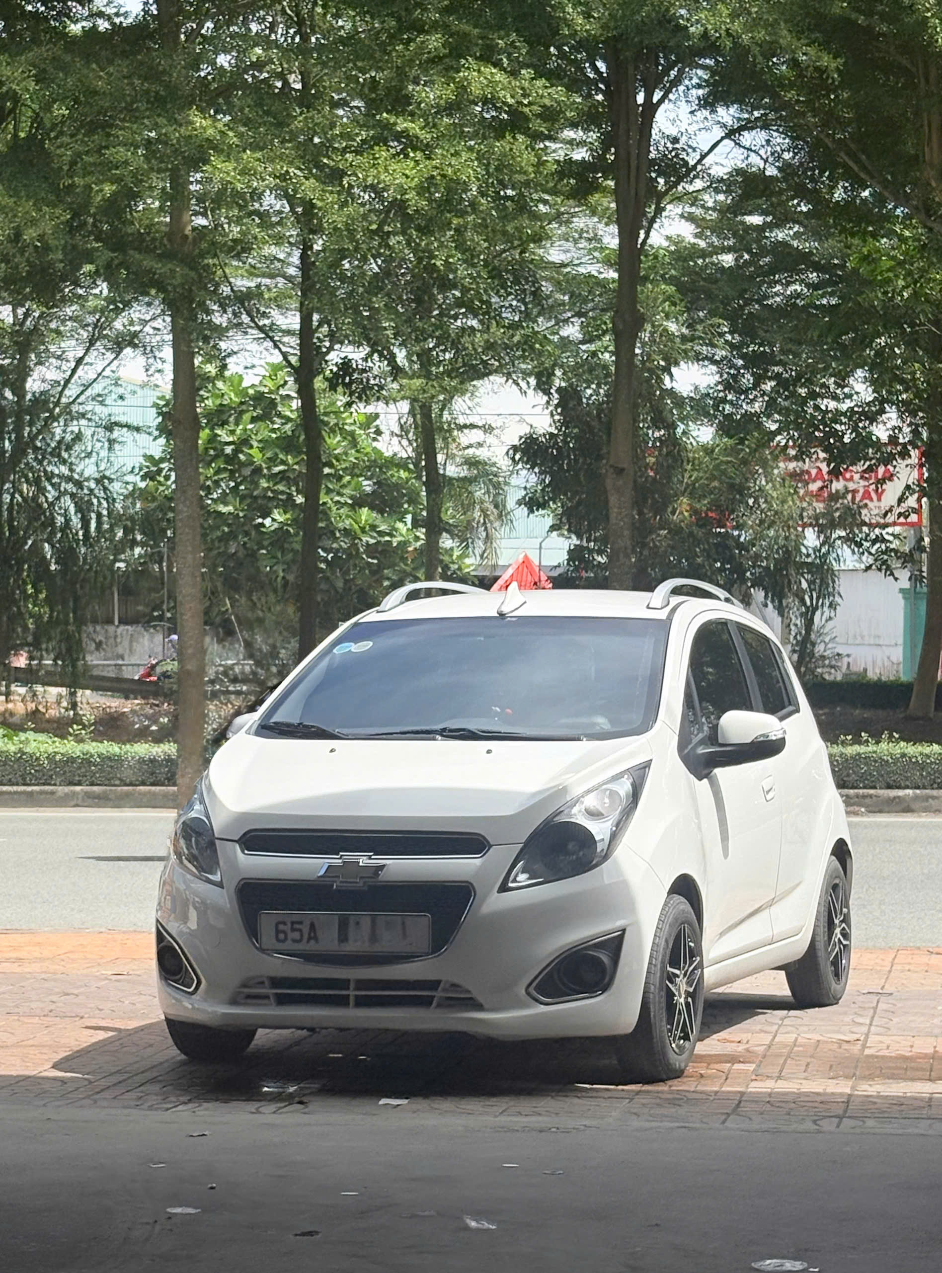 Chervolet Spark 2014 LTZ 1.0 - Odo 70.000km
