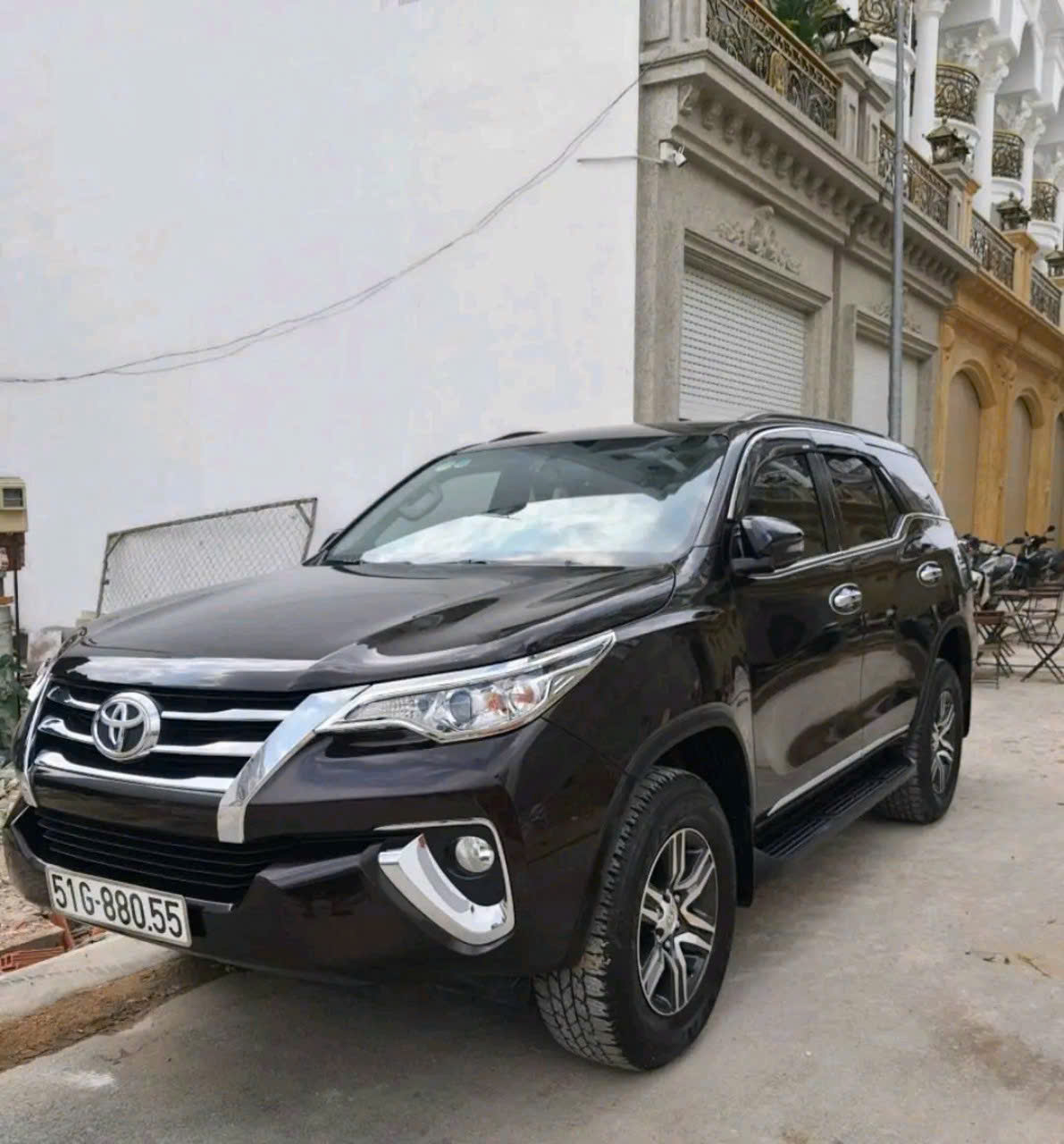 ►  CẦN BÁN XE TOYOTA FORTUNER MÀU NÂU – BIỂN VIP TP.HCM