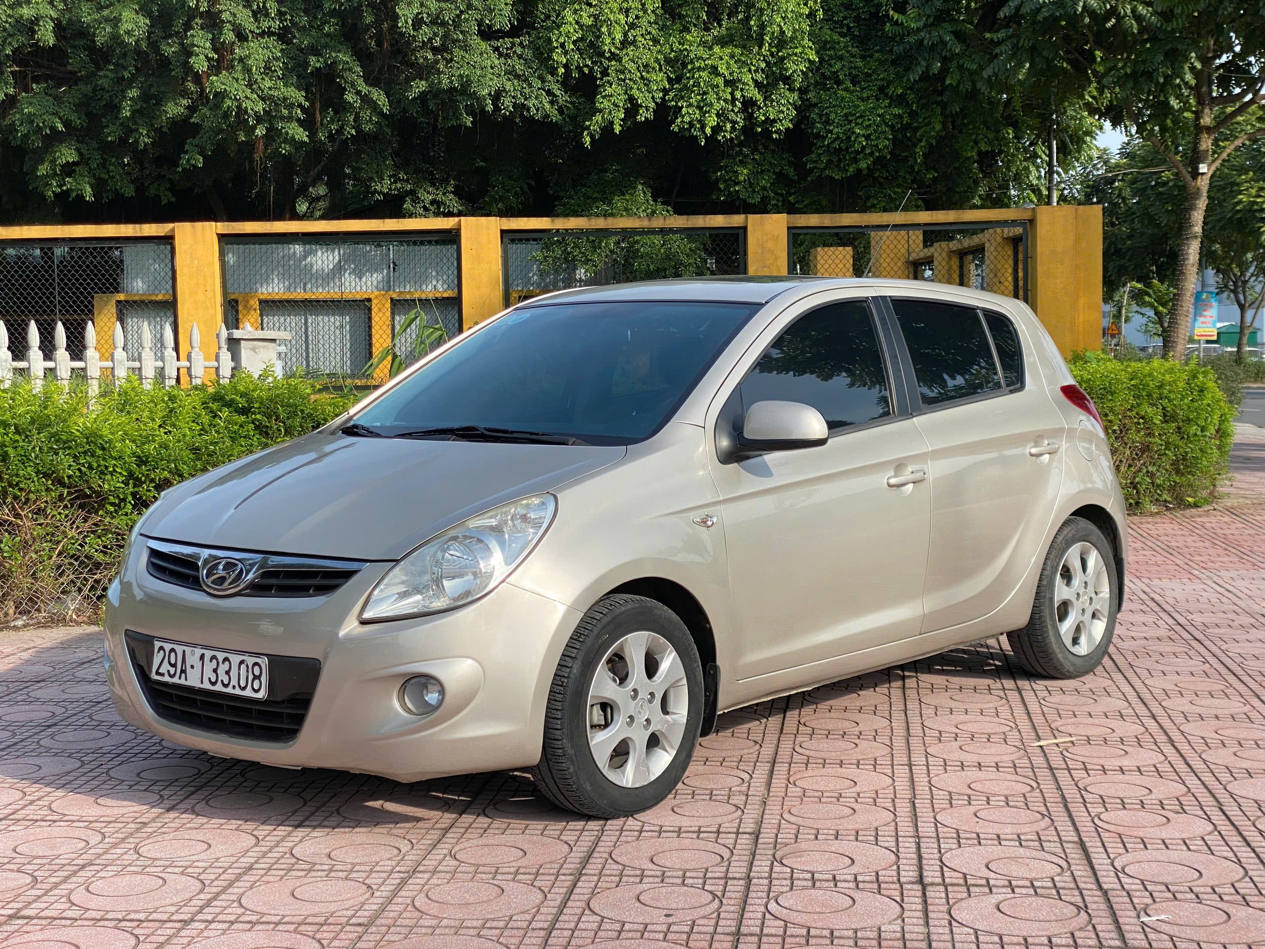 Chính chủ bán xe Hyundai i20 sản xuất 2010