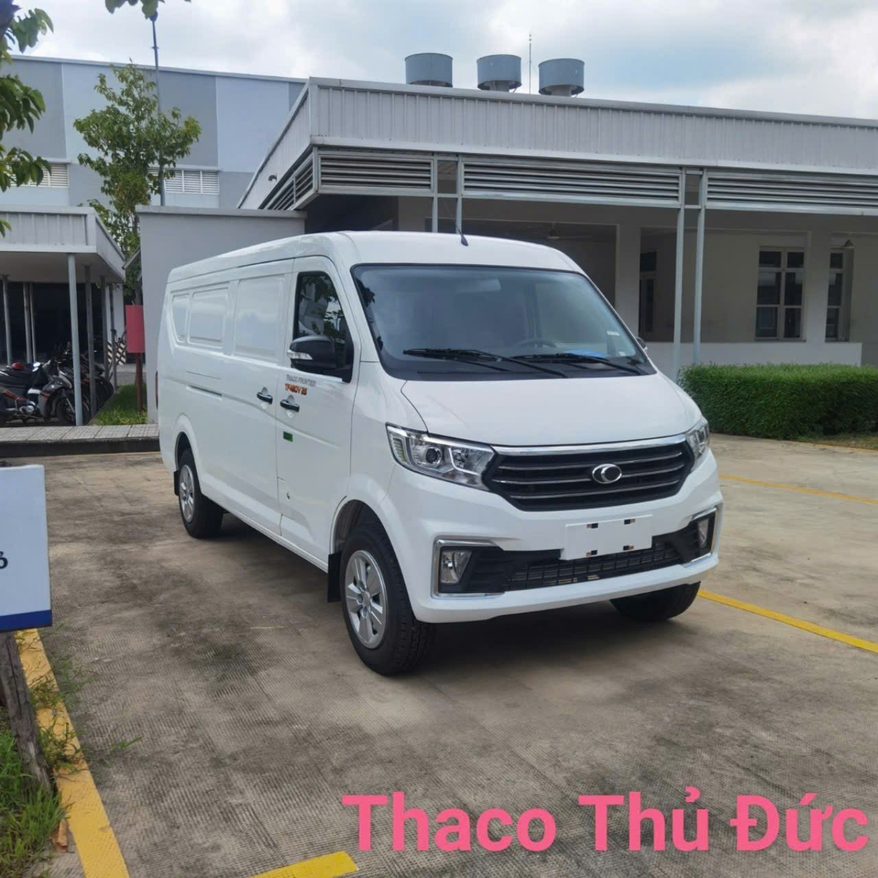 XE TẢI VAN THACO TF 2/5 CHỖ - GIẢI PHÁP VẬN CHUYỂN ĐA NĂNG, TIỆN LỢI