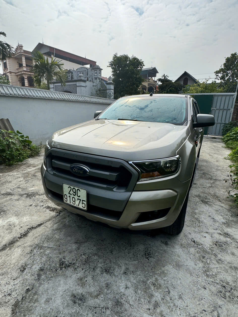 Xe bán tải thùng cao Ford ranger XLS 2016 4x2 AT