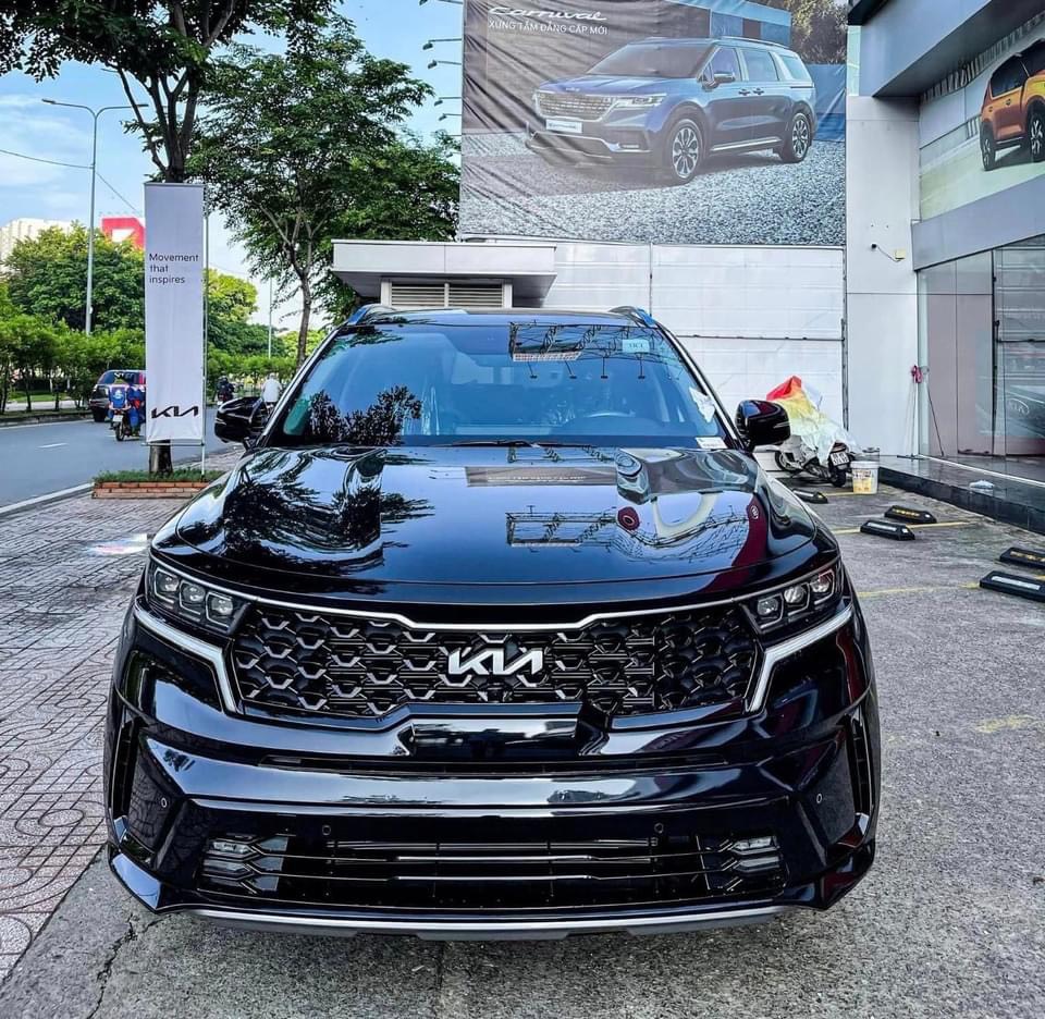 BÁN XE TRƯNG BÀY TẠI SHOWROOM: KIA SORENTO 2.2D PREMIUM -VIN2022