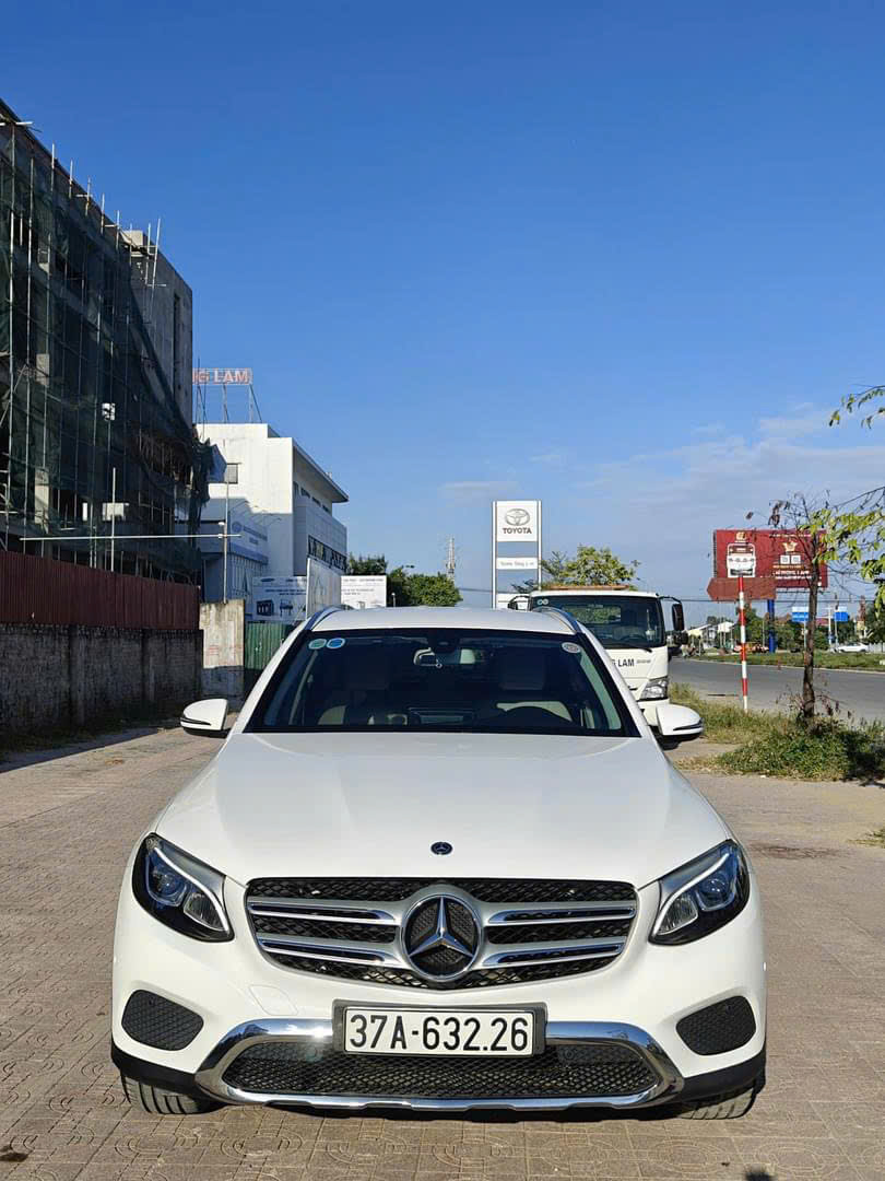 Xe Gia Đình Mercedes GLC 200 - 2019 - Giá : 1.050 Tỷ.