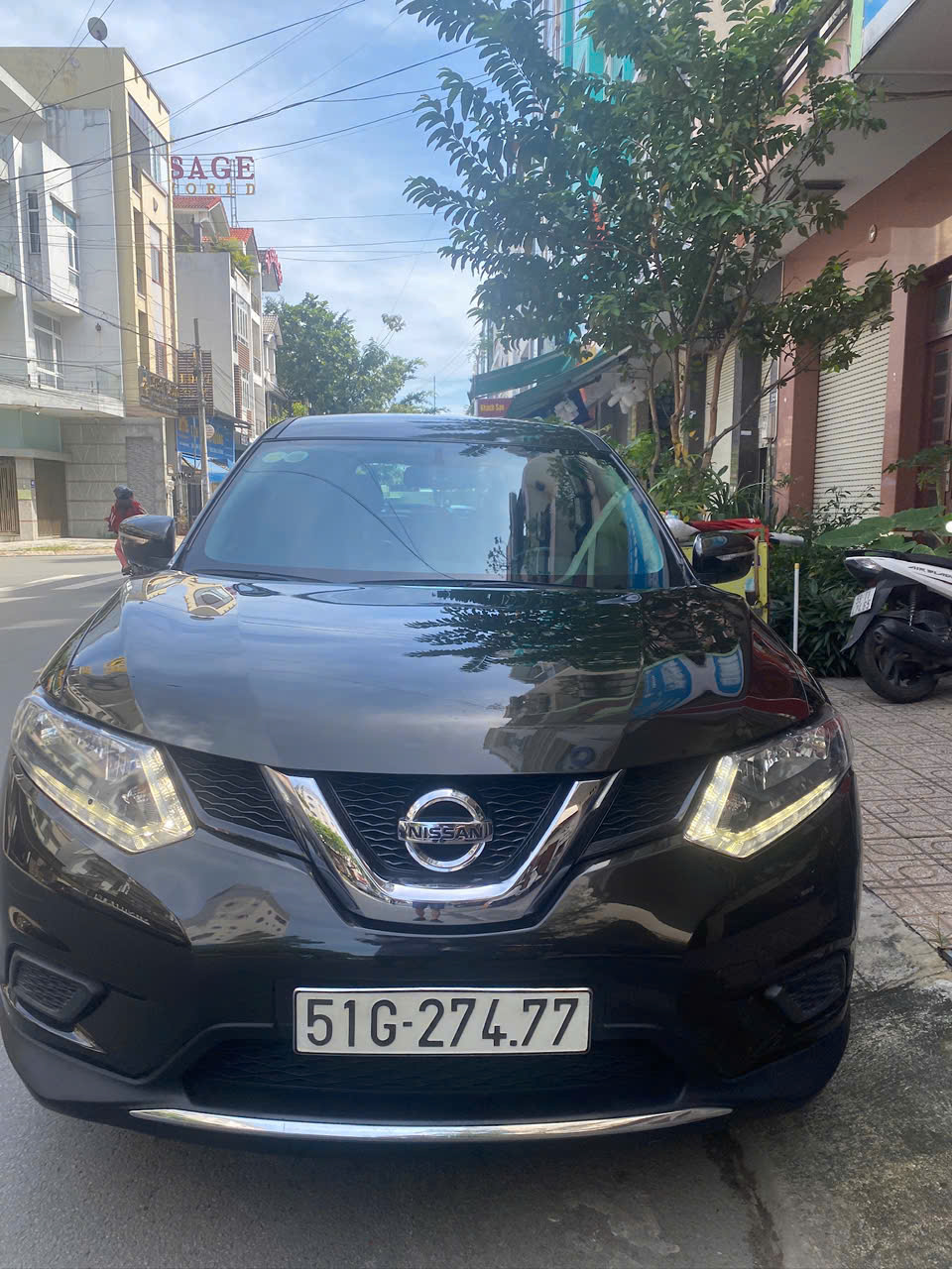 Chính chủ bán xe NISSAN X-TRAIL sản xuất năm 2106 đk 2017