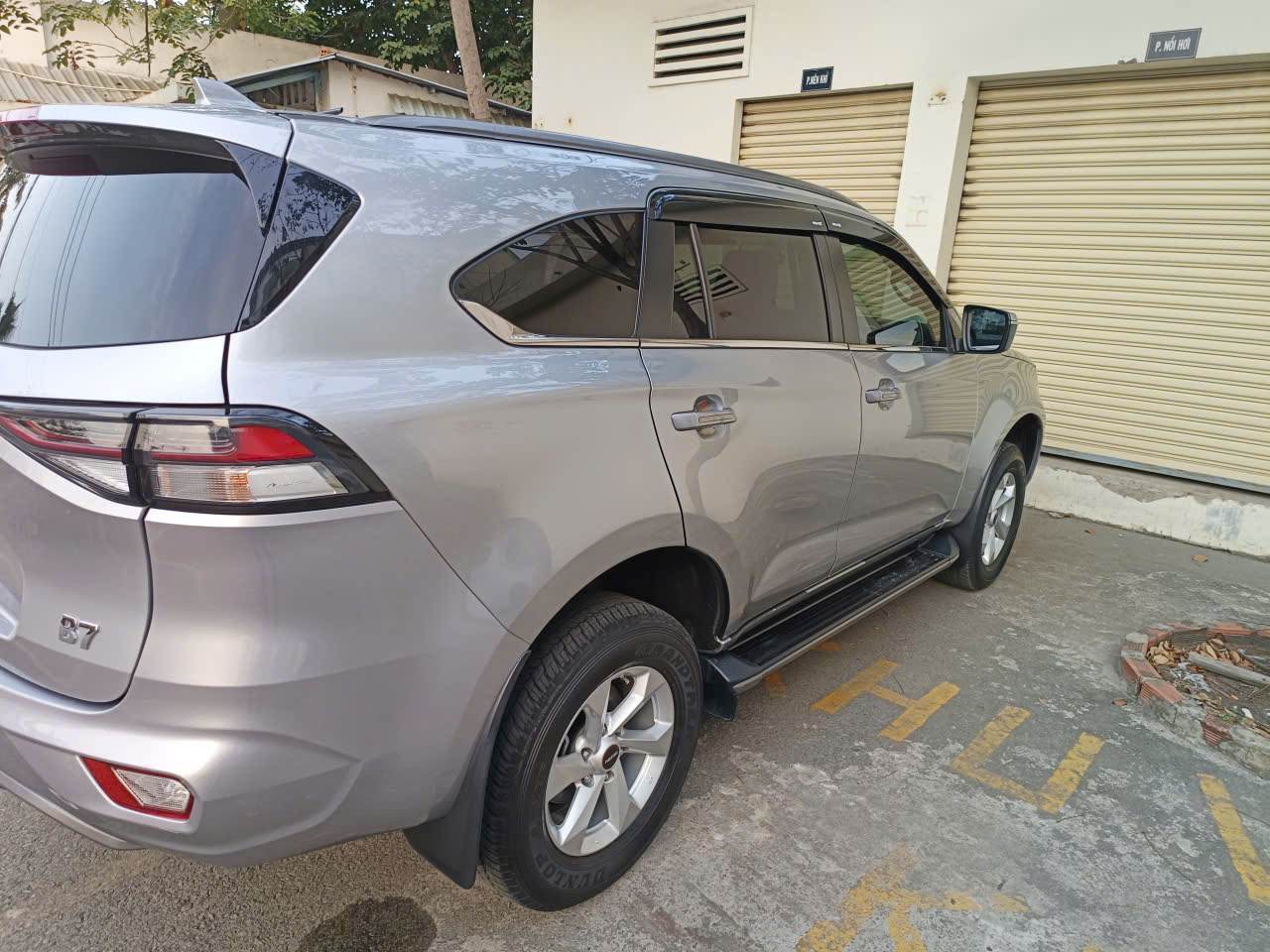 Isuzu Mux 2022, giá đề xuất 700 triệu, bớt Lộc 20 triệu