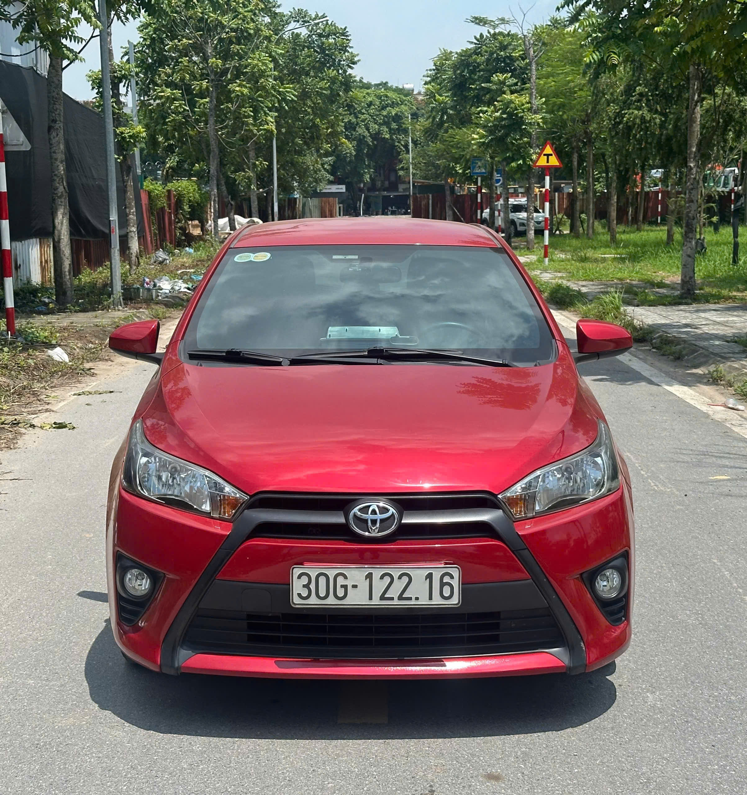 Toyota Yaris 2016, Màu đỏ nhập khẩu nguyên chiếc Thái Lan