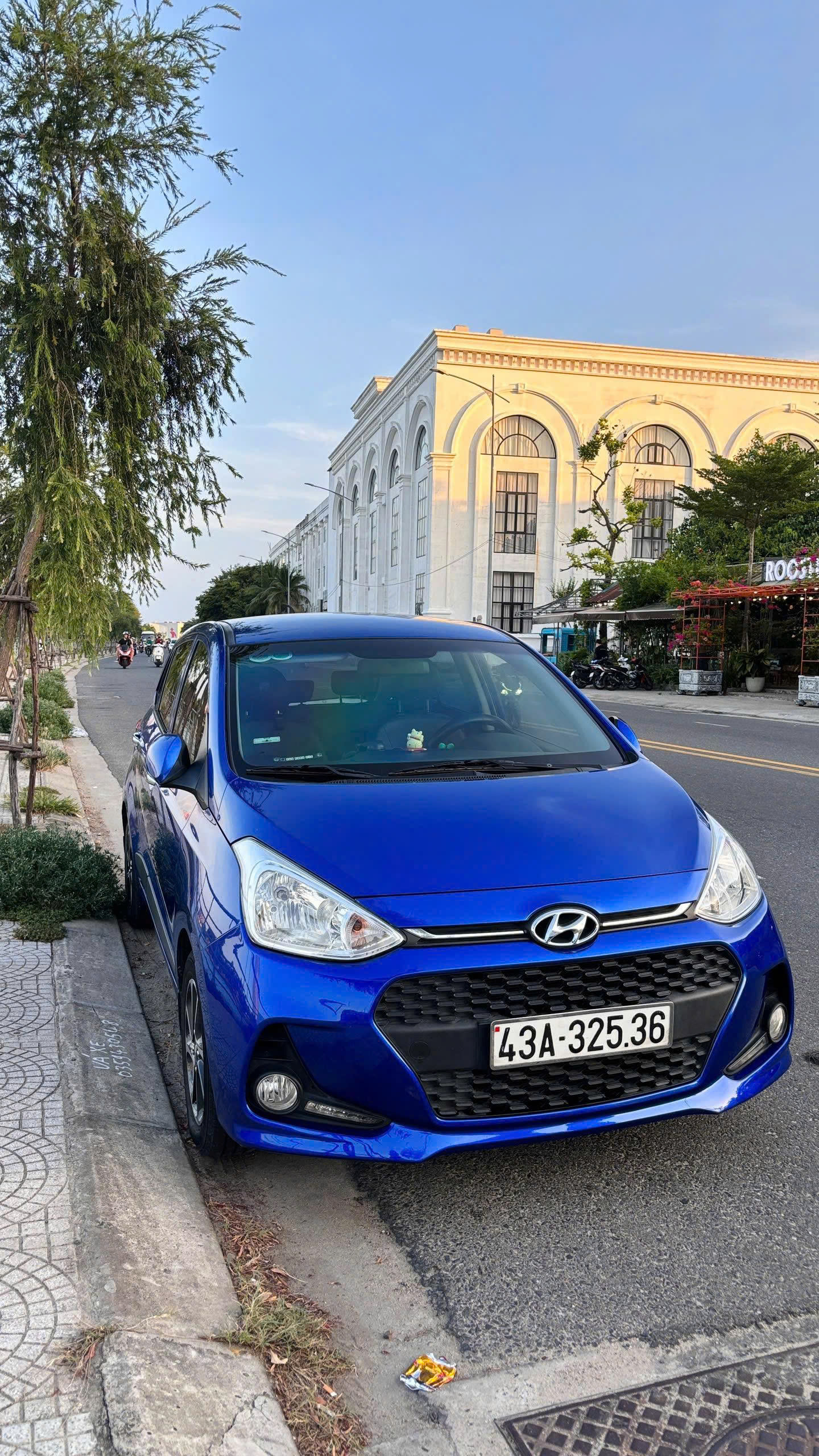 ►  HYUNDAI GRAND i10 1.2 AT HATCHBACK – SỐ TỰ ĐỘNG, XE ĐẸP GIÁ TỐT