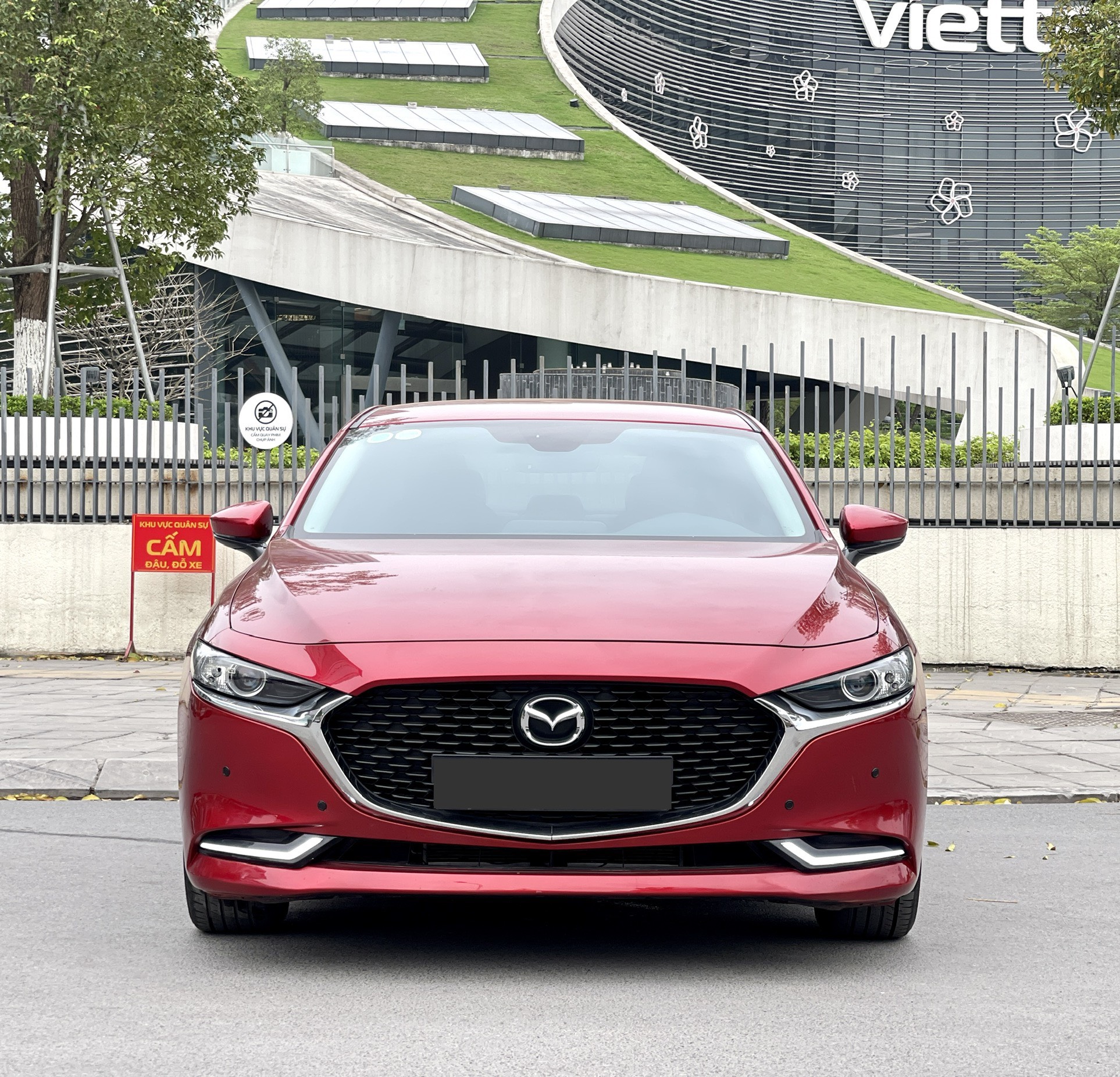 Chính chủ cần bán xe Mazda 3-1.5 luxury đỏ phale