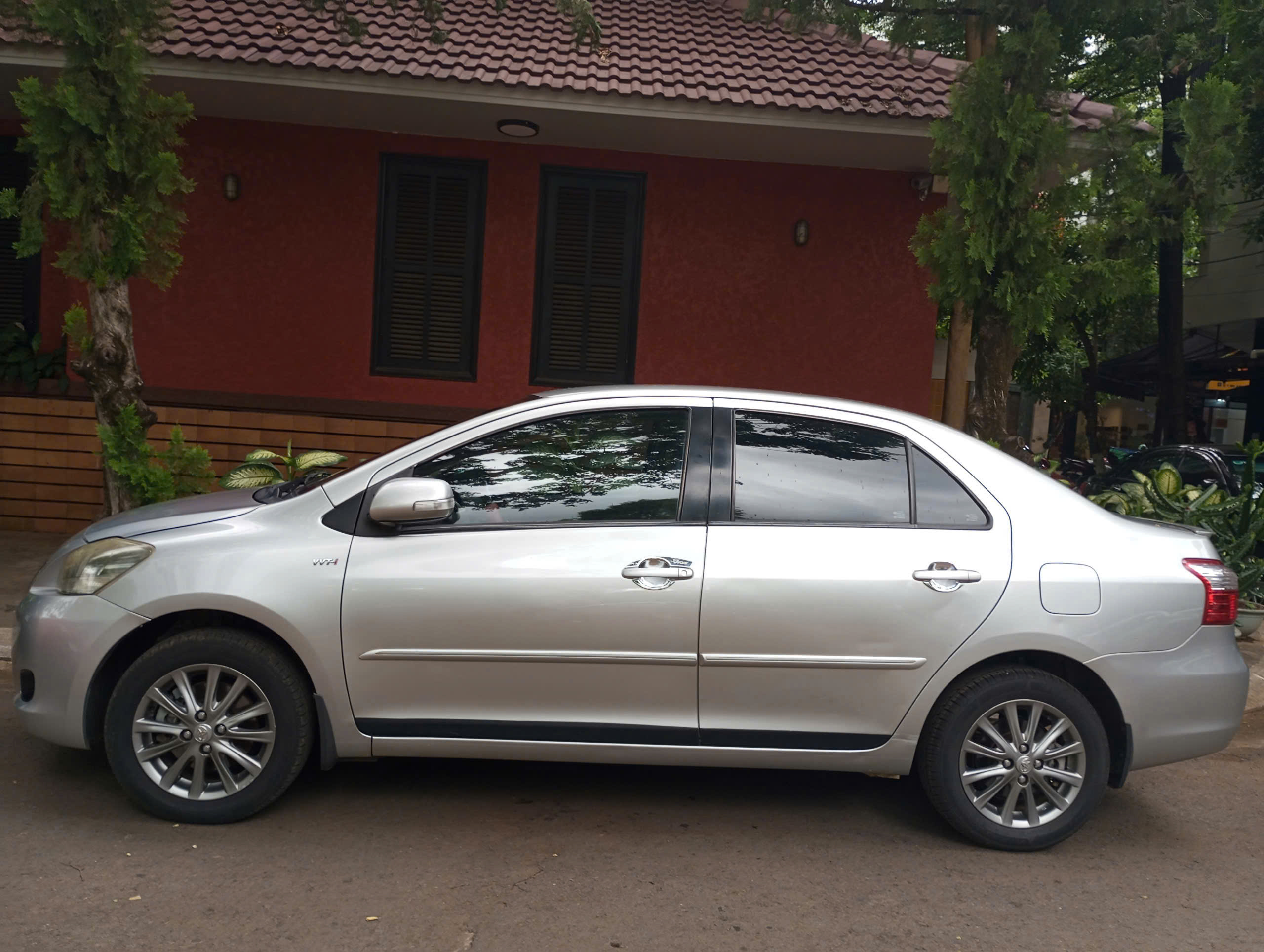 Chính chủ bán xe Toyota vios 2013