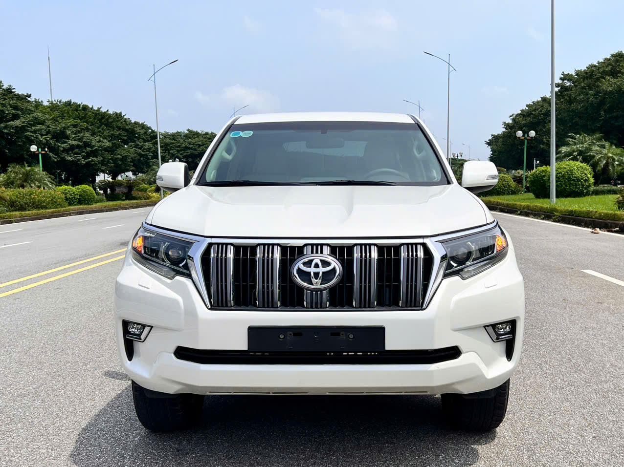 Nhập đội: TOYOTA PRADO 2.7VX 2018 fom mới