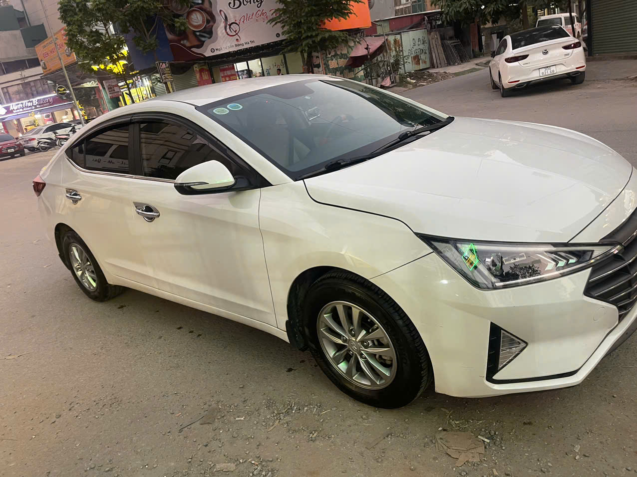 Chính chủ bán xe Huyndai Elantra sx năm 2020 số sàn