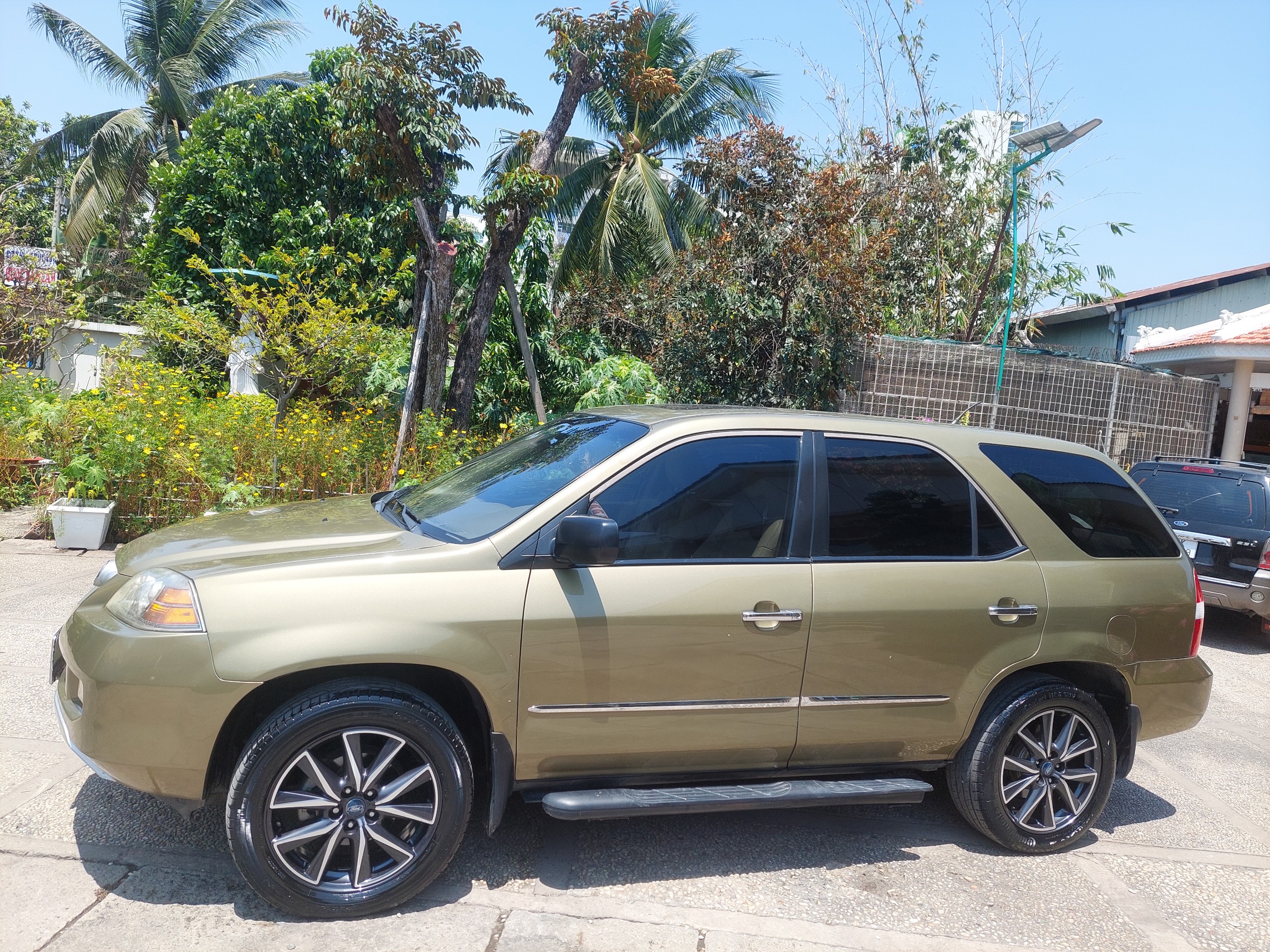 Acura MDX 2002 máy 2.0 7chỗ ngồi. 225triệu.